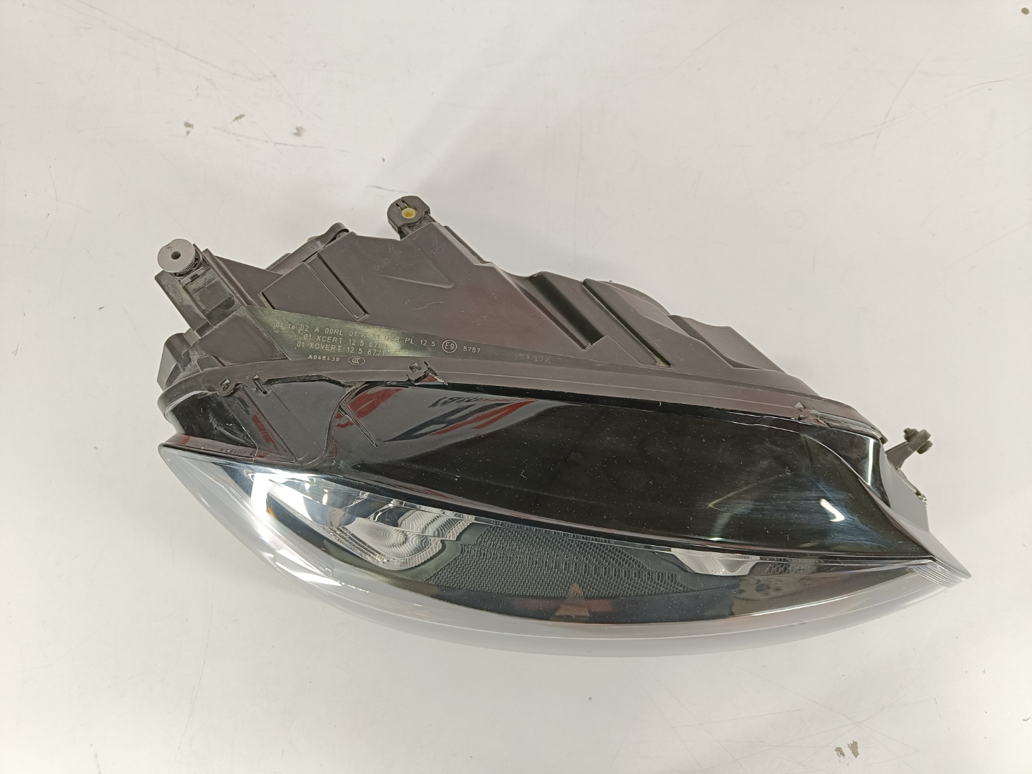 Volkswagen Golf VII esituli/ headlight - pilt 2