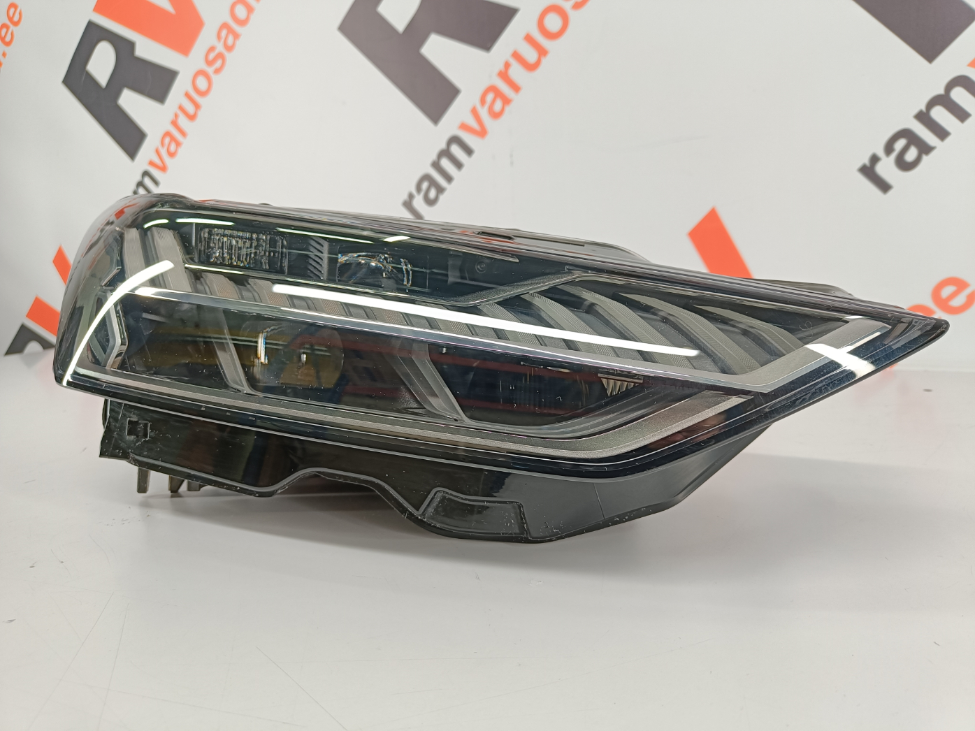 Audi A7 esituli/ headlight