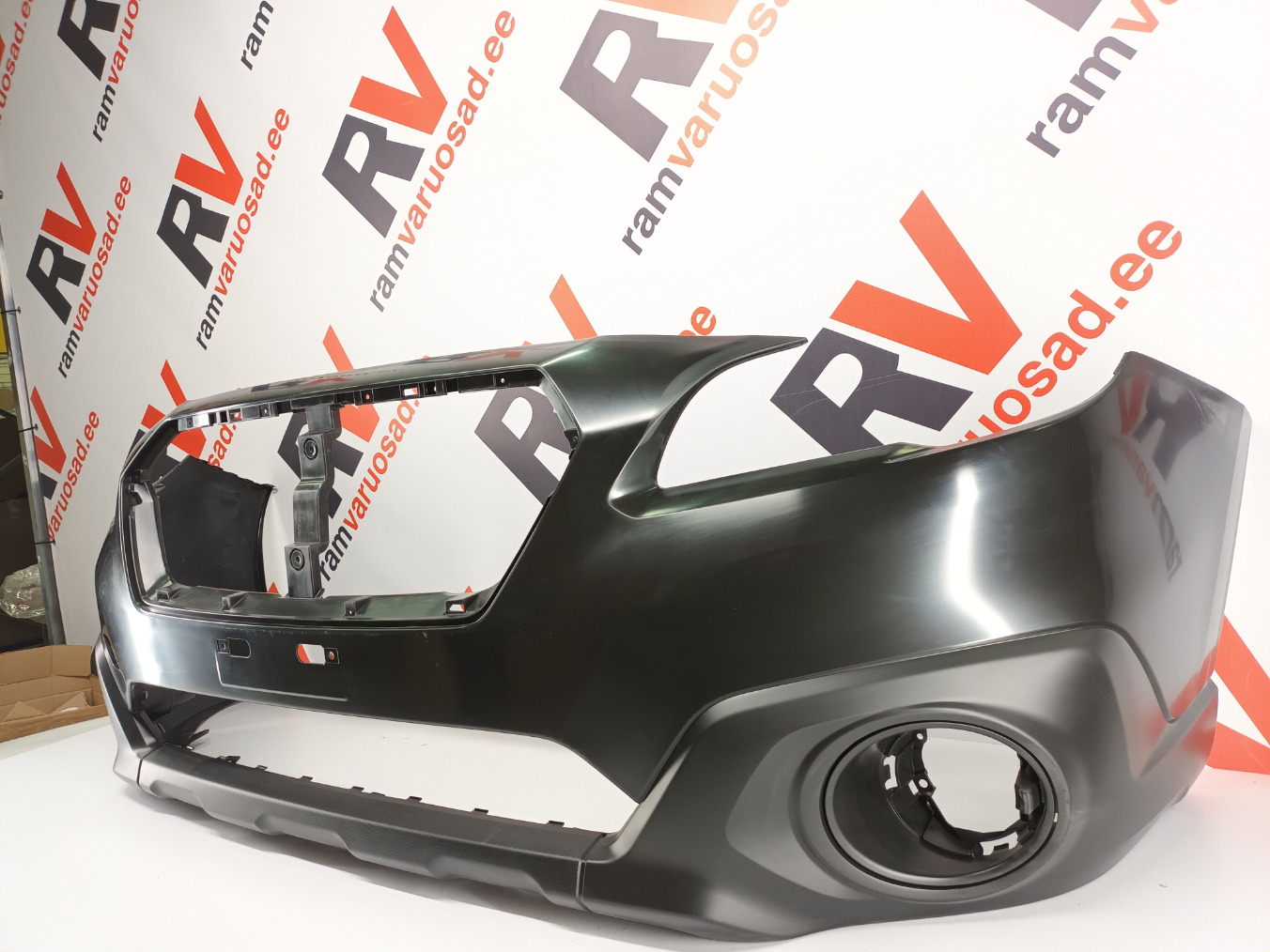 Subaru Outback esi stange / front bumper - pilt 3