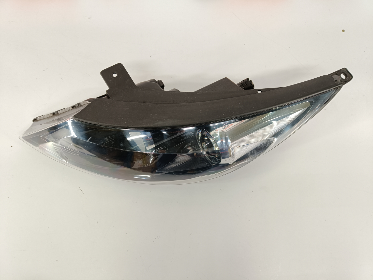 Kia Sportage esituli/ headlight - pilt 2