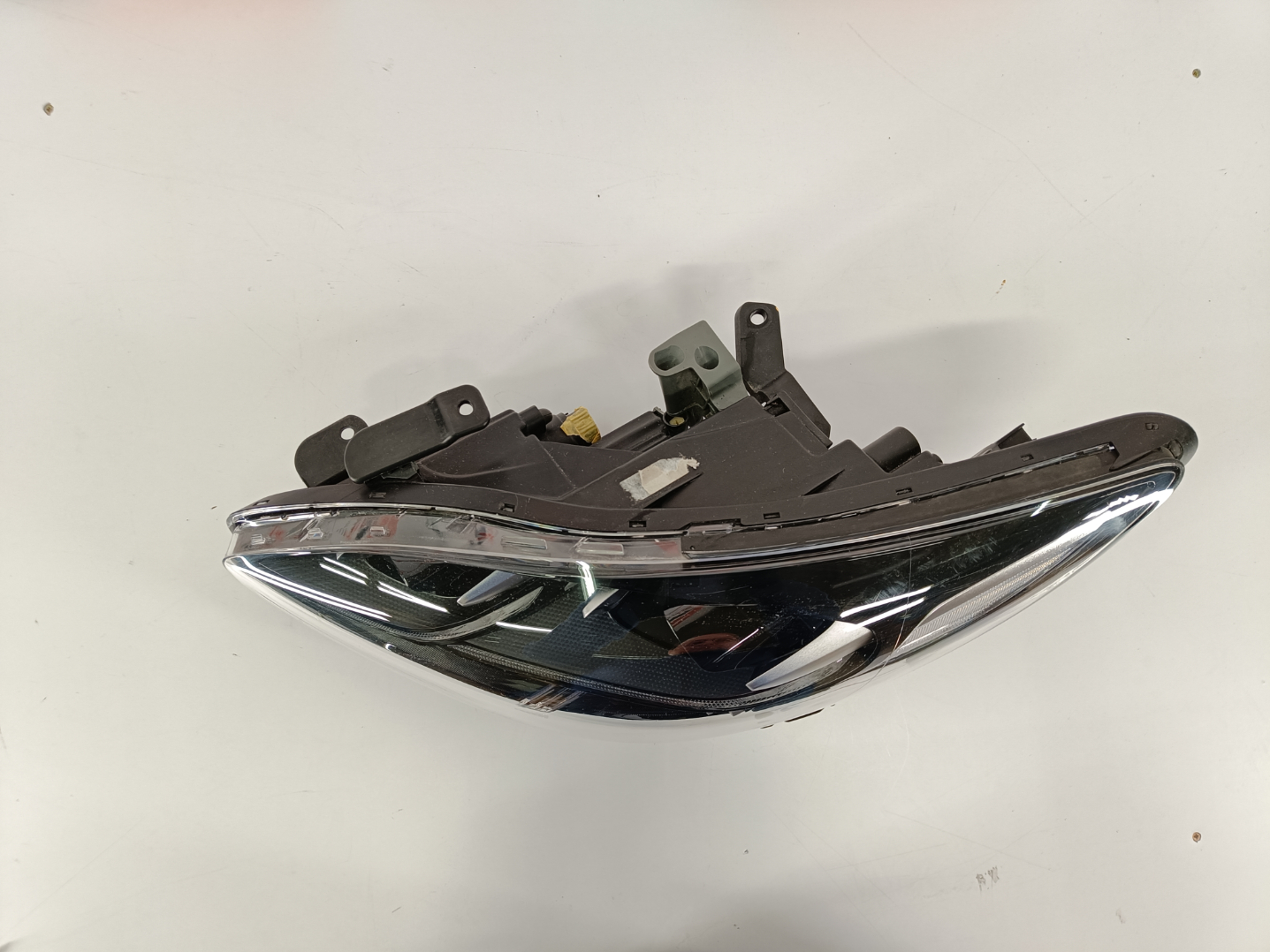 Kia Stinger esituli/ headlight - pilt 2