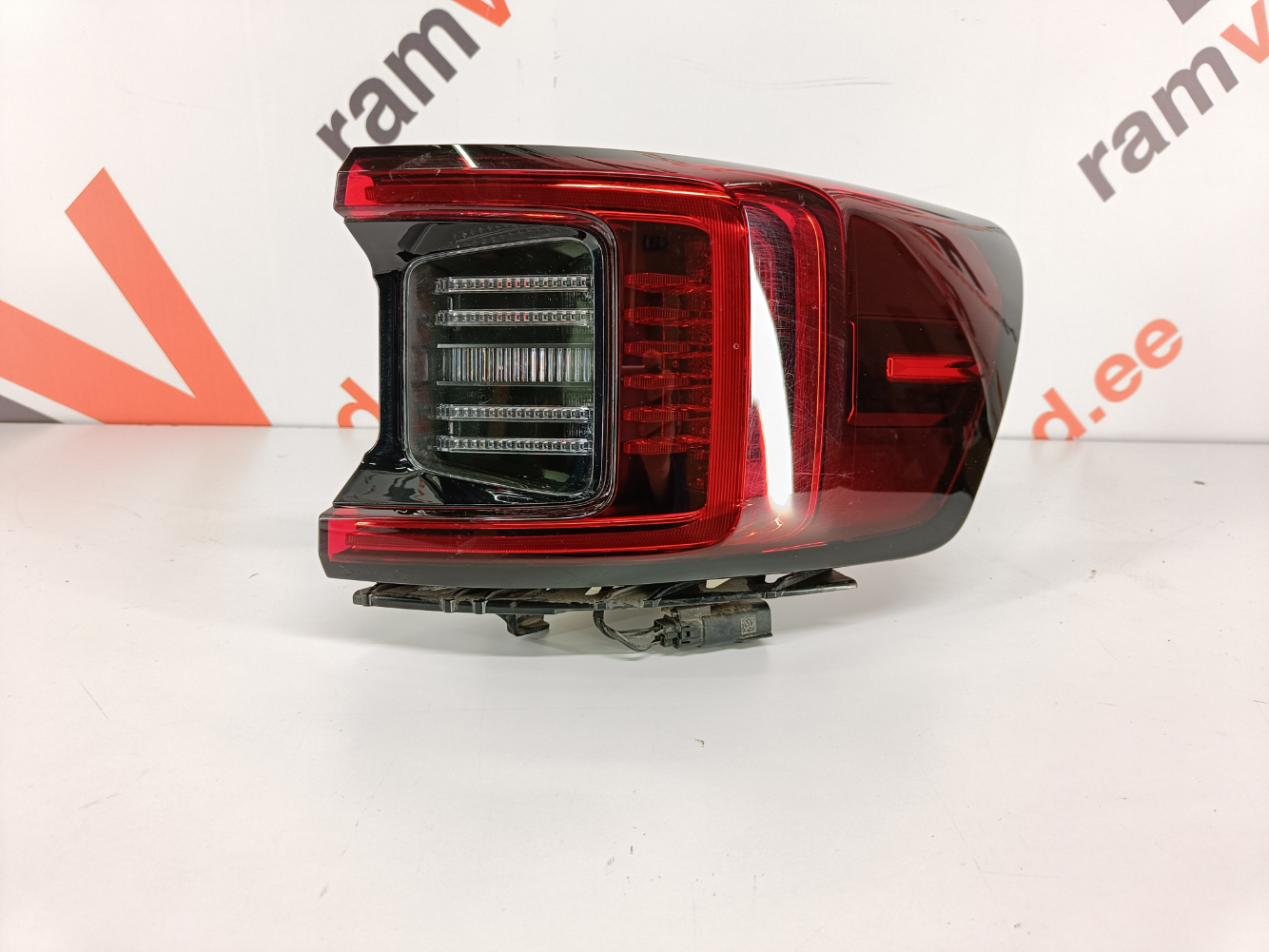 Polestar 2 tagatuli / rear light