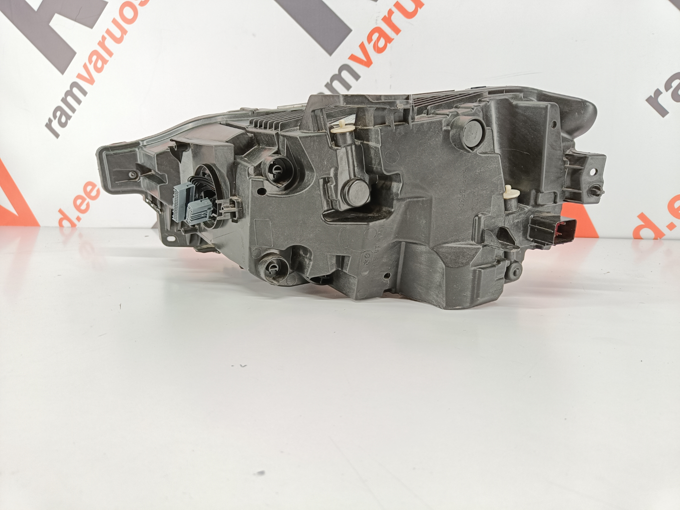 Volvo XC60 esituli/ front headlight - pilt 3