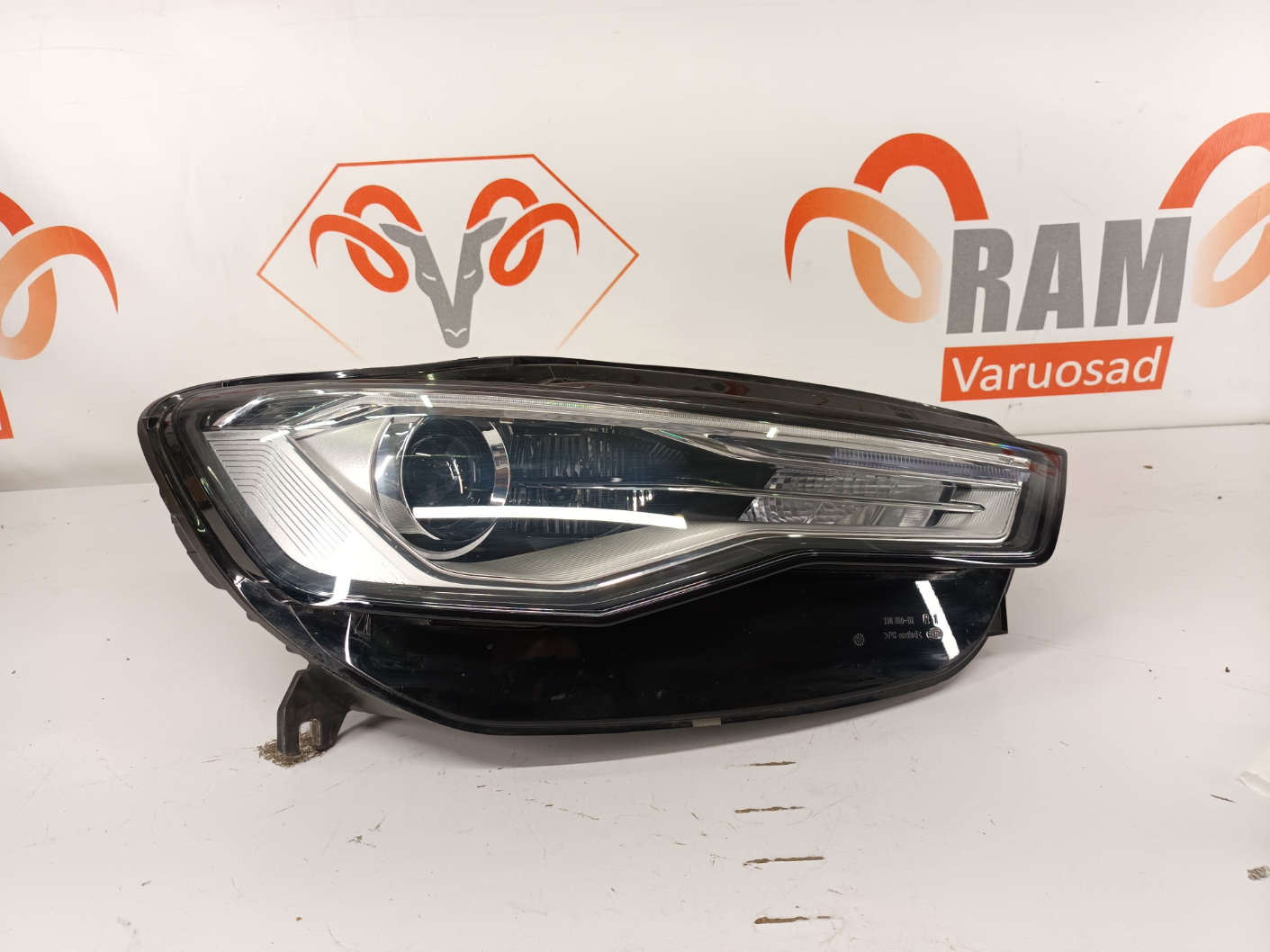 Audi A6 C7 esituli/ headlight
