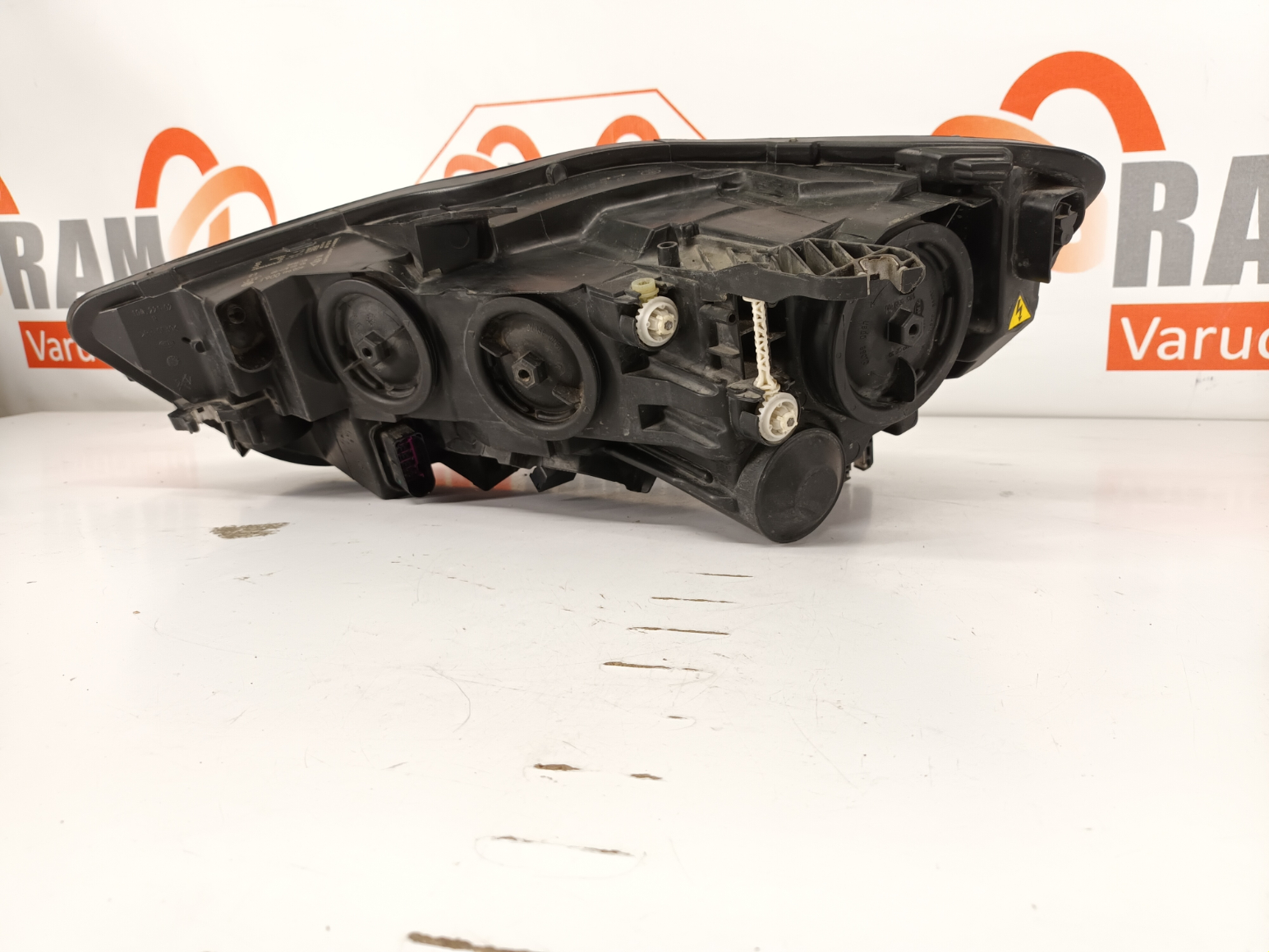 Audi A6 C7 esituli/ headlight - pilt 2