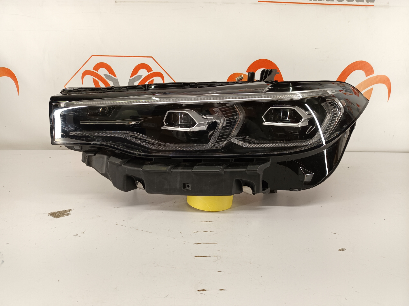 BMW X7 G07 esituli/ headlight