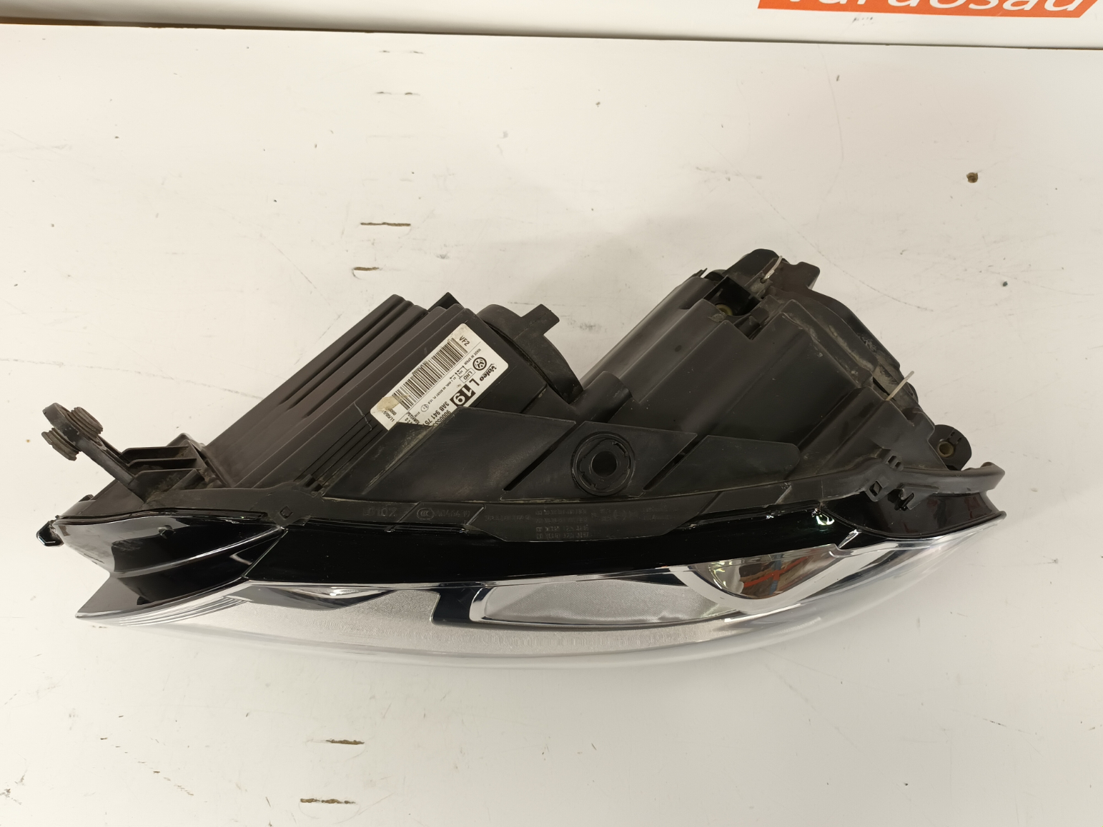 Volkswagen Passat B7 esituli/ headlight - pilt 2