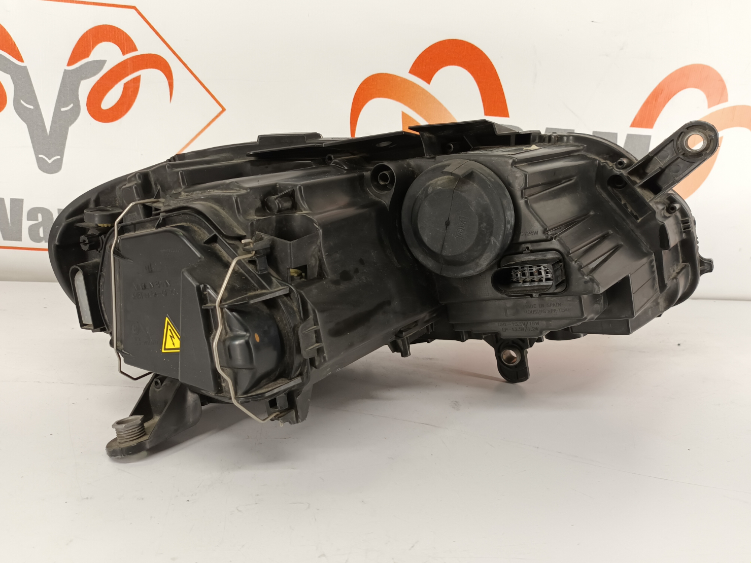 Volkswagen Passat B7 esituli/ headlight - pilt 3