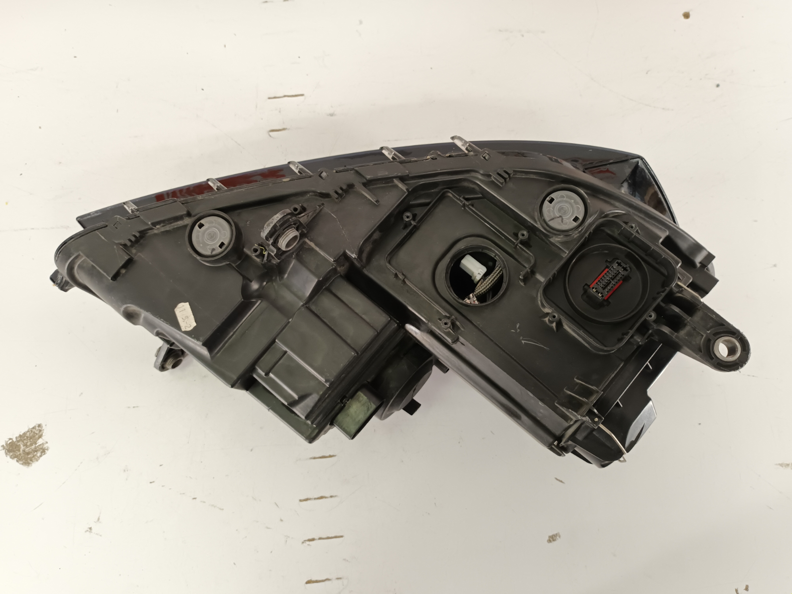Volkswagen Passat B7 esituli/ headlight - pilt 4