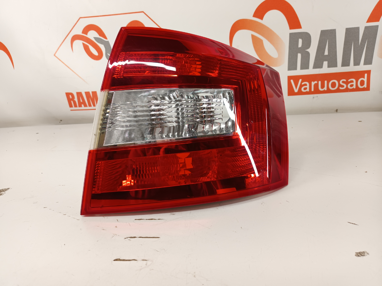 Skoda Rapid tagatuli/ rear light