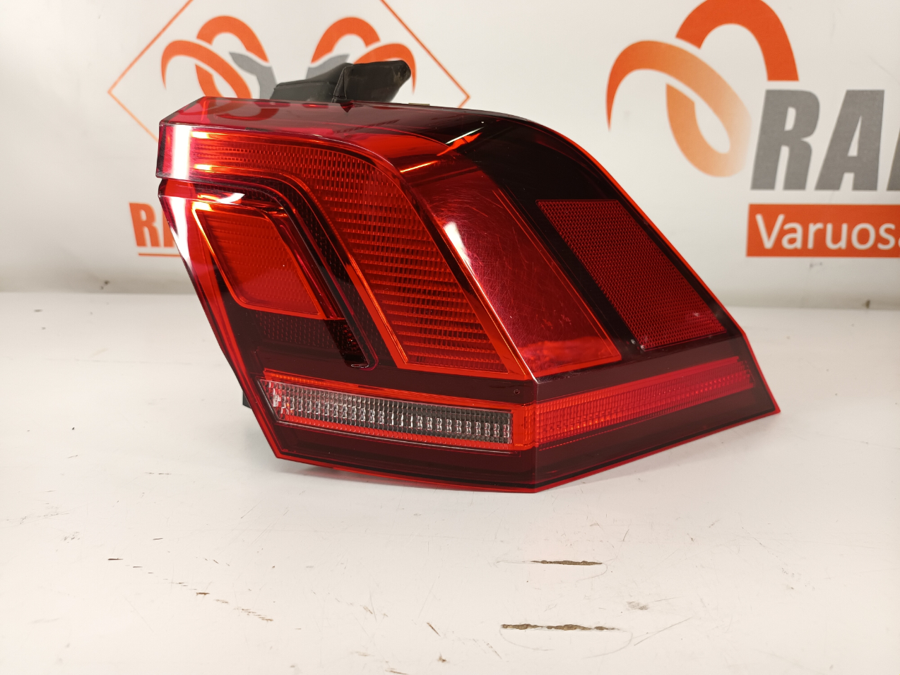 Volkswagen Tiguan 2 tagatuli/ rear light