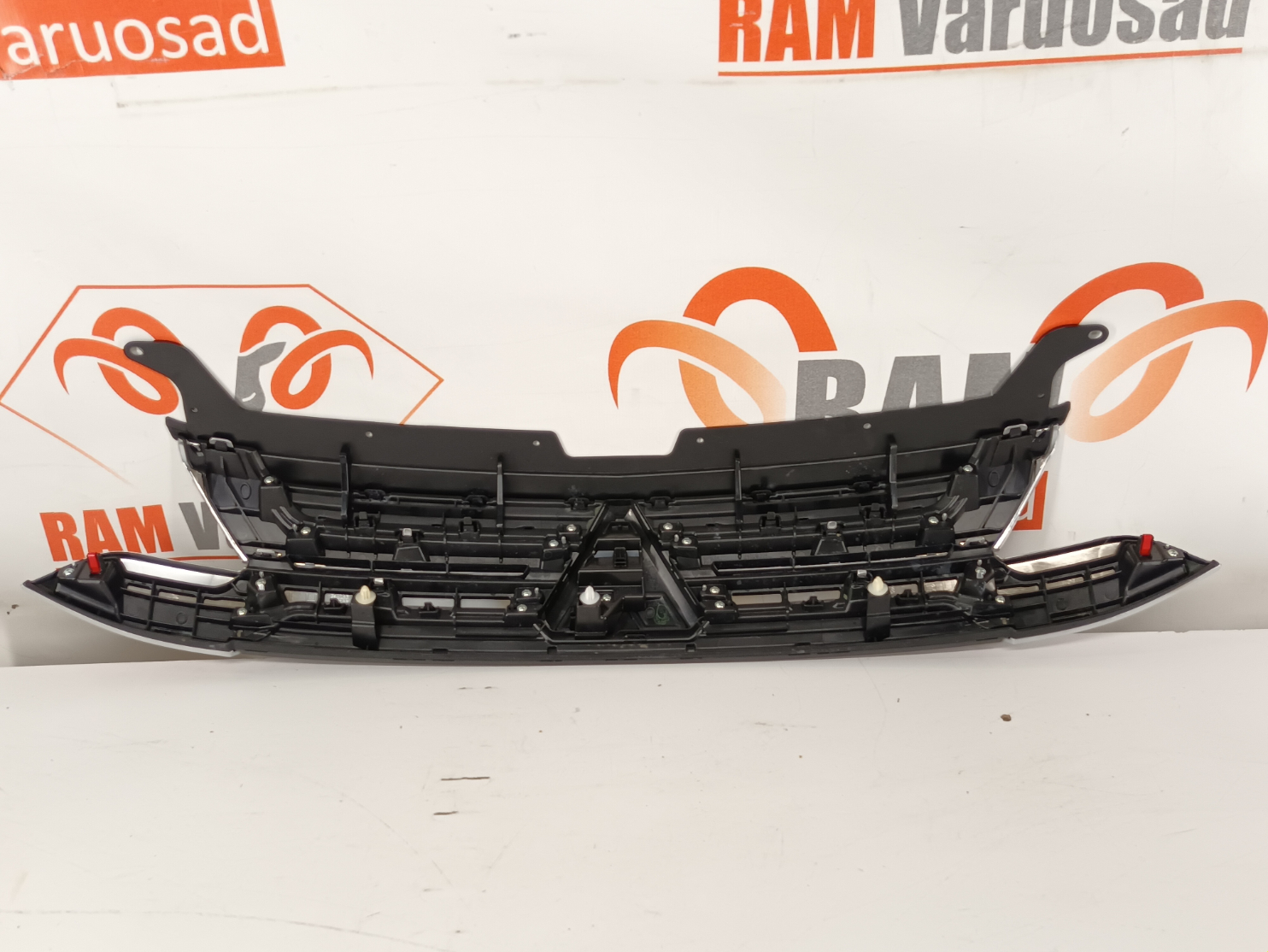 Mitshubishi Outlander iluvõre/ front grille - pilt 4