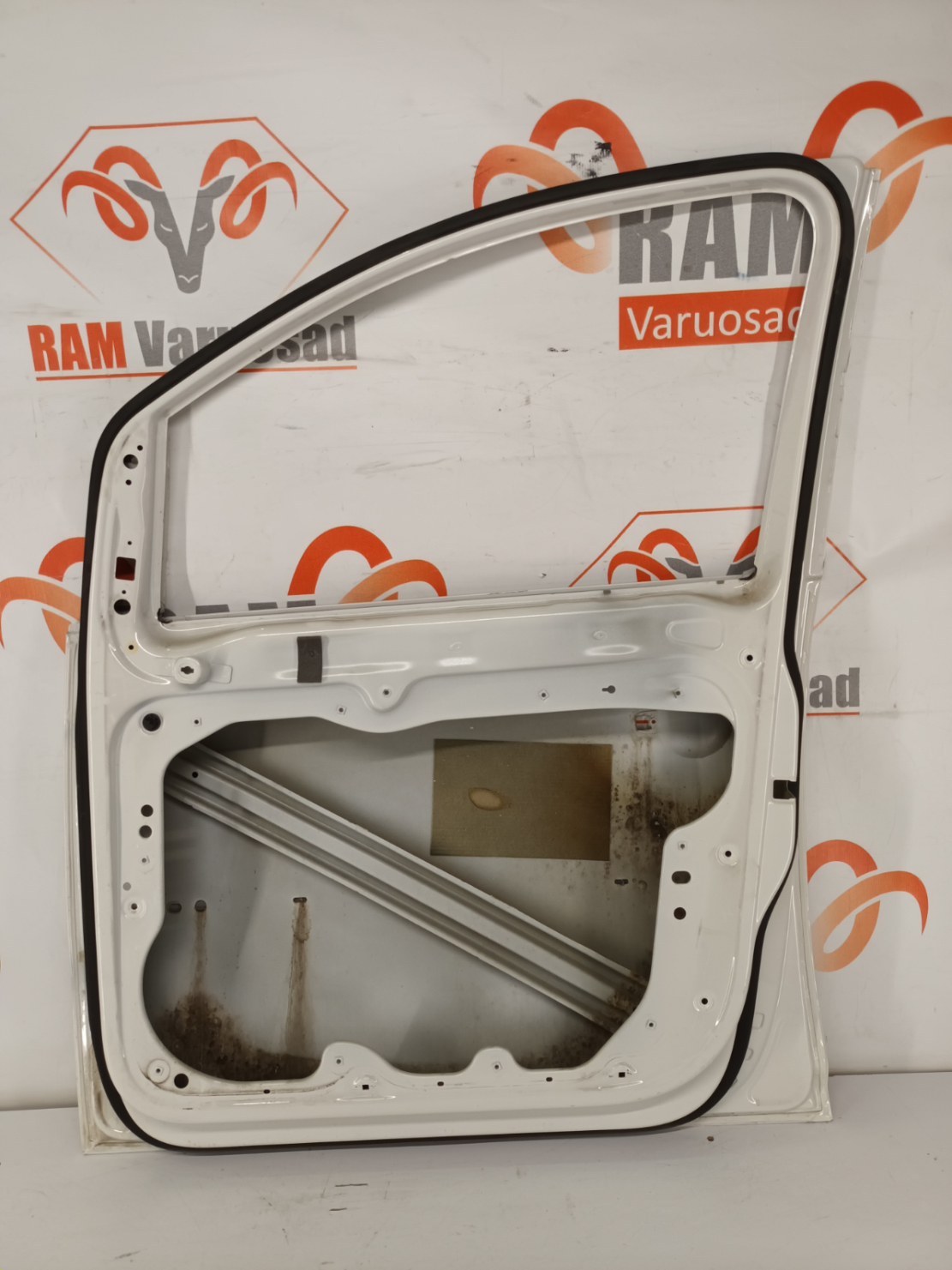 VW Caddy esiuks / front door - pilt 4