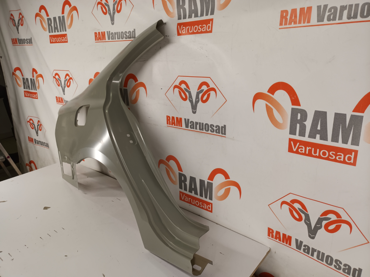 VW Jetta tagatiib / rear fender - pilt 2