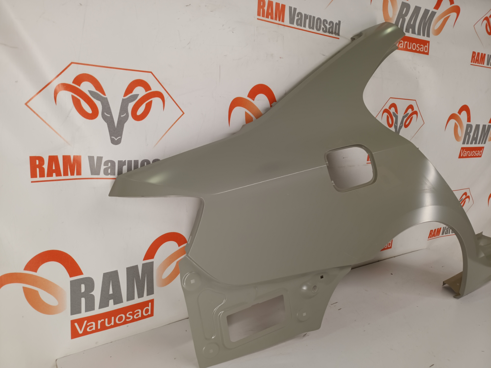 VW Jetta tagatiib / rear fender - pilt 3