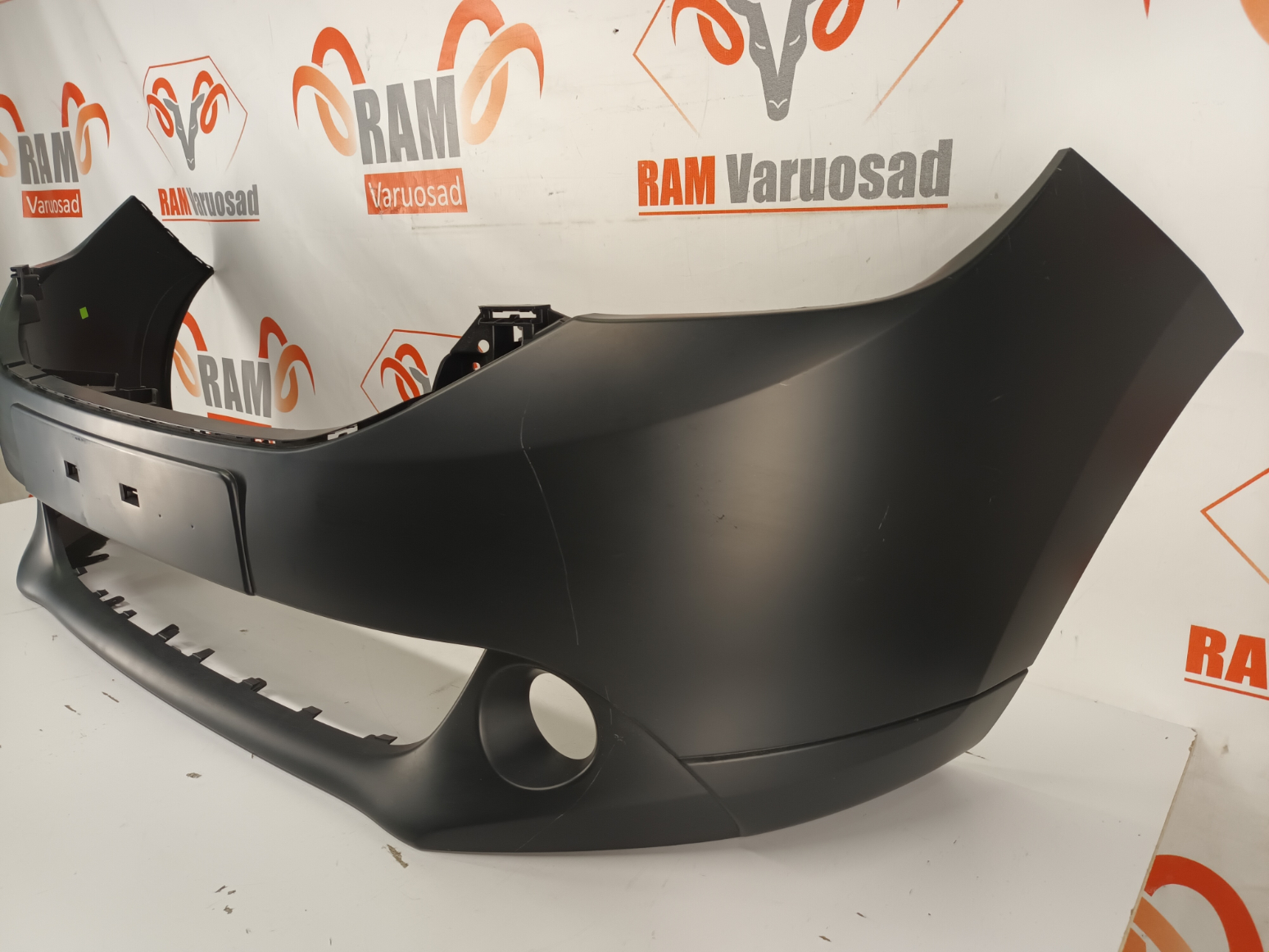 Dacia Lodgy esistange / front bumper - pilt 2