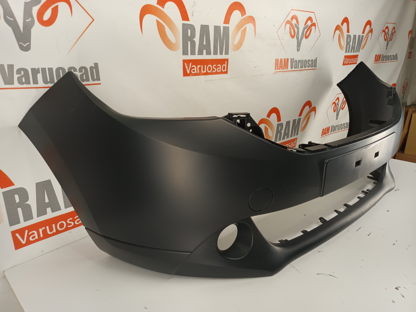 Dacia Lodgy esistange / front bumper - pilt 3