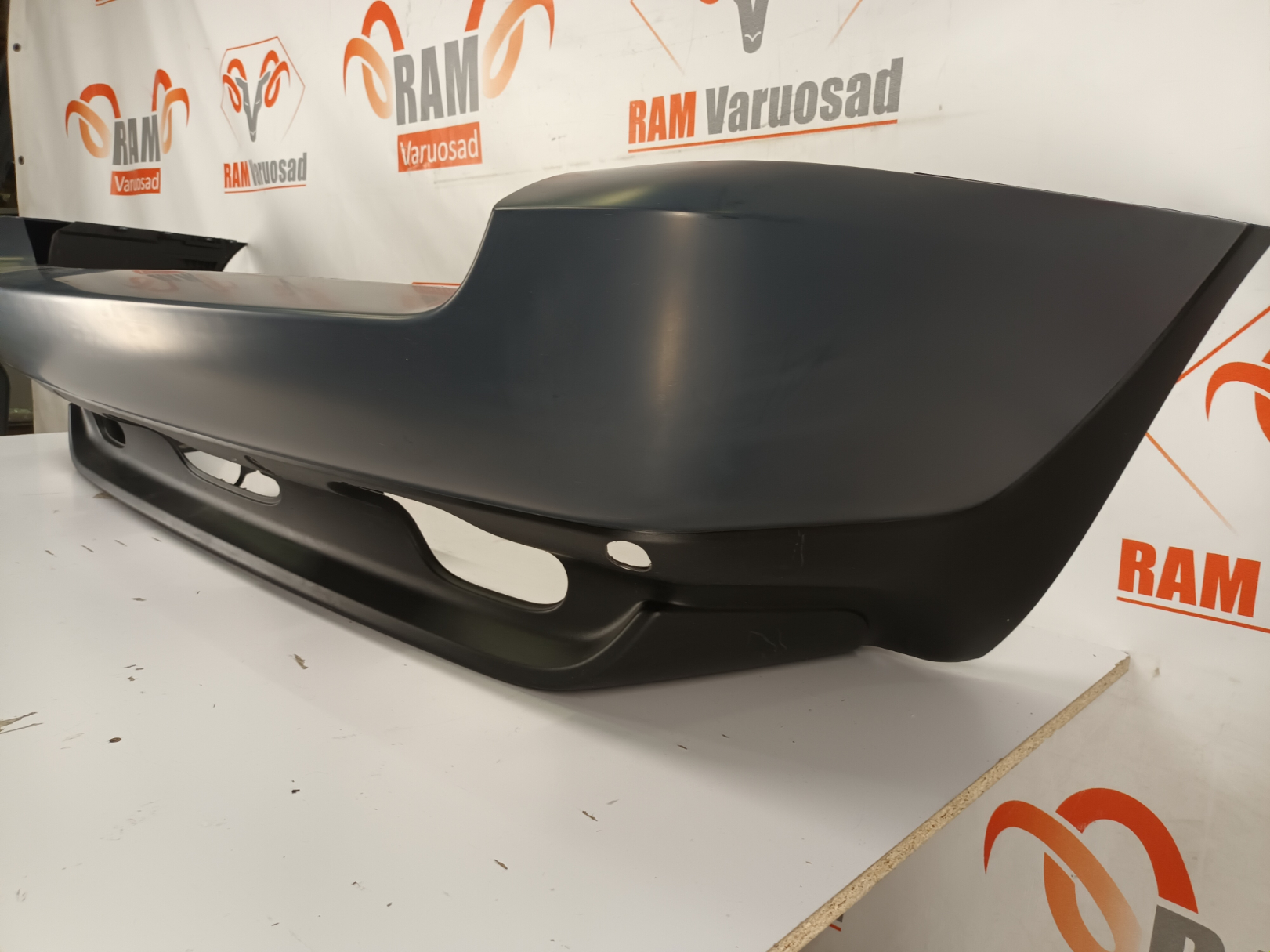 BMW X5 E53 tagastange / rear bumper - pilt 3
