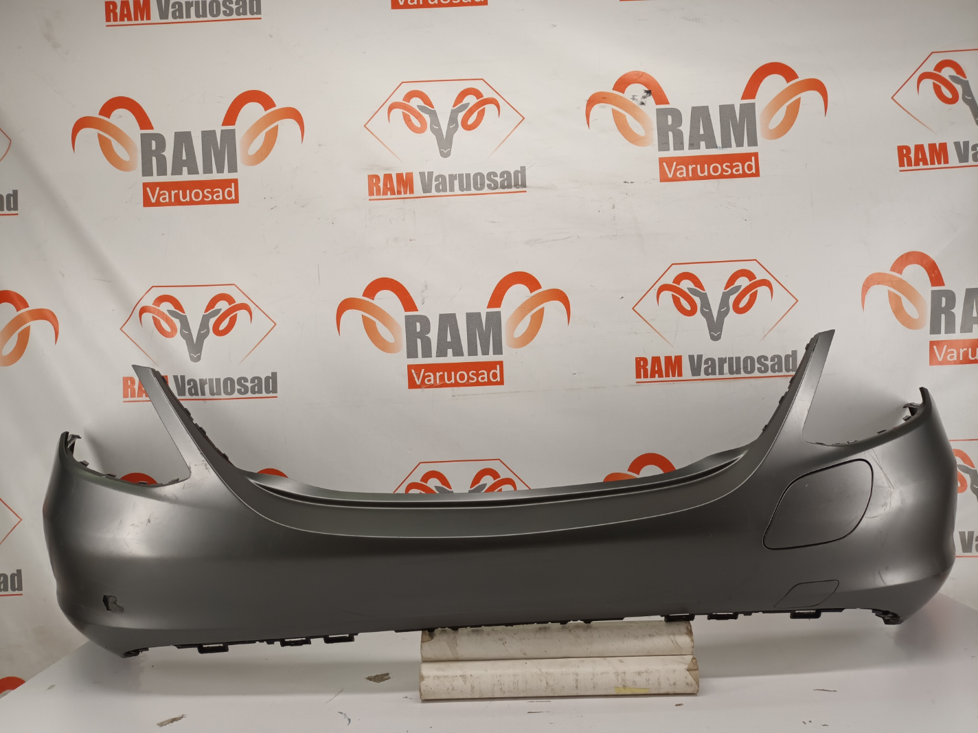 Mercedes C W205 hybrid taga stange / rear bumper