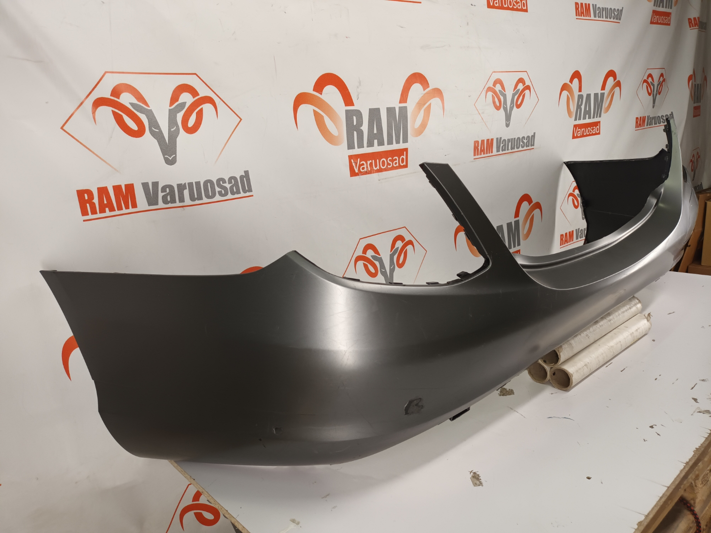 Mercedes C W205 hybrid taga stange / rear bumper - pilt 2