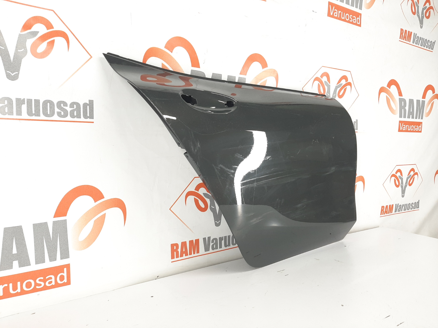 BMW 8 G16 tagauks / rear doors - pilt 2