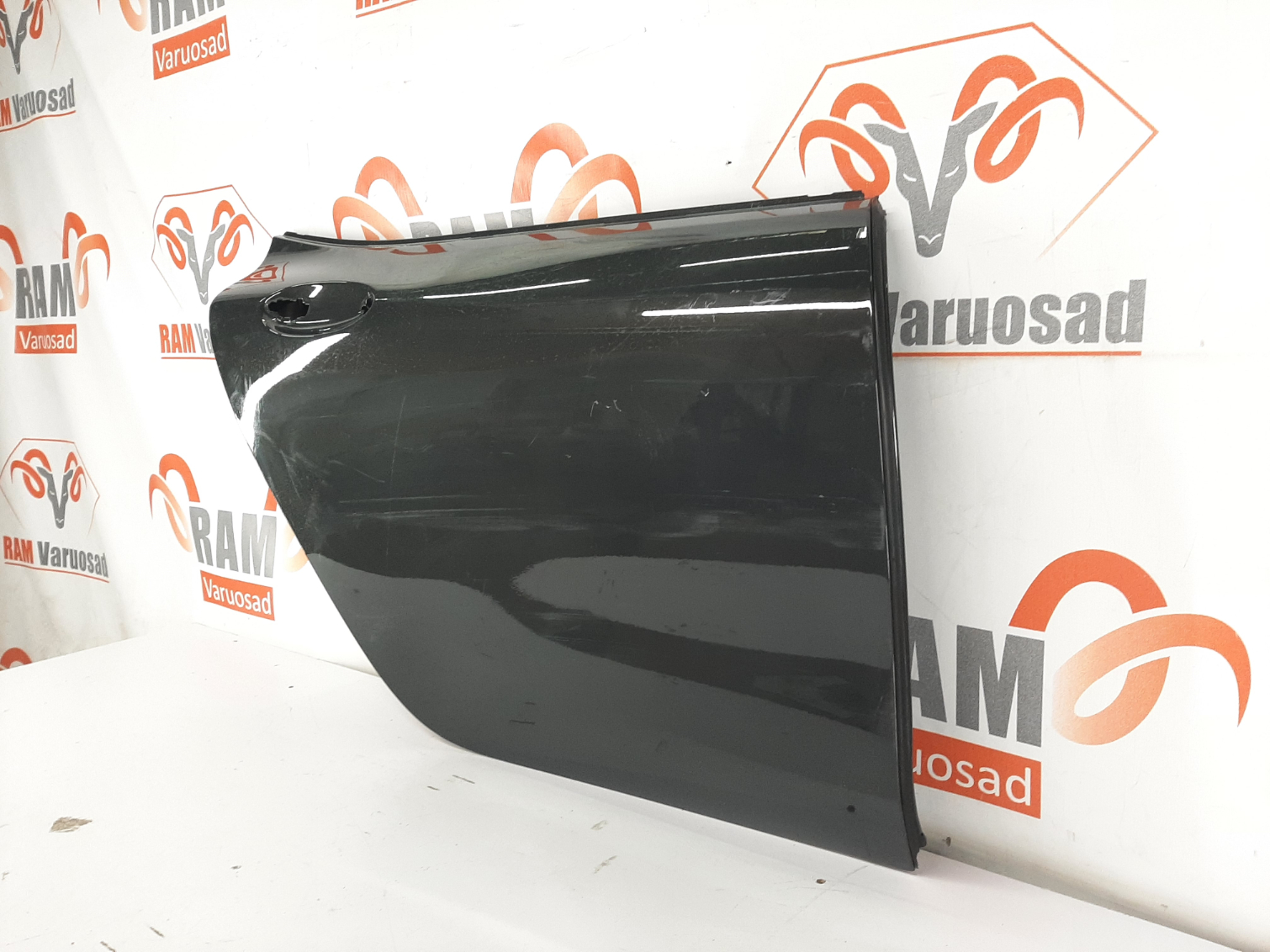 BMW 8 G16 tagauks / rear doors - pilt 3