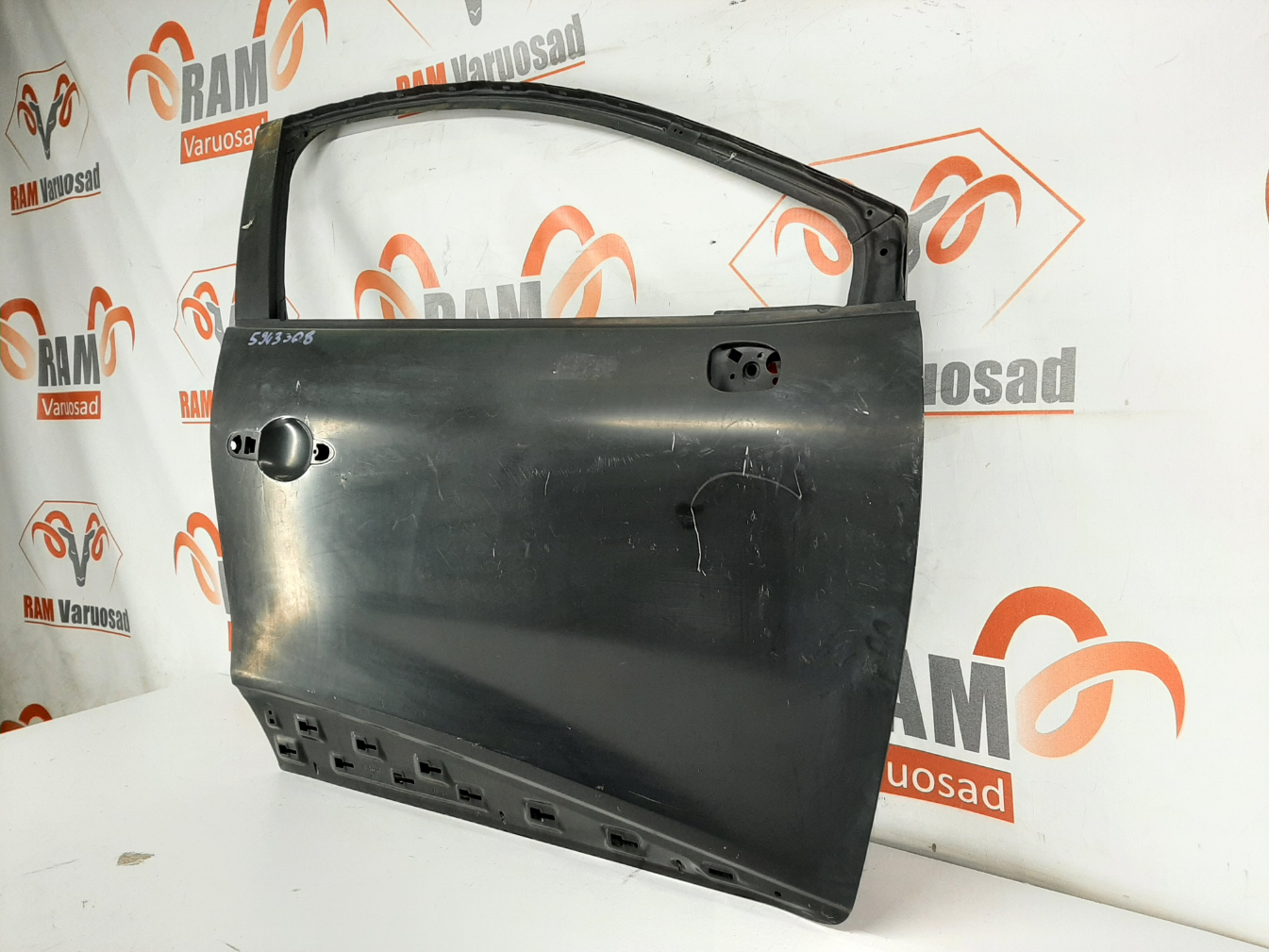 Renault Clio IV esiuks / front doors - pilt 3