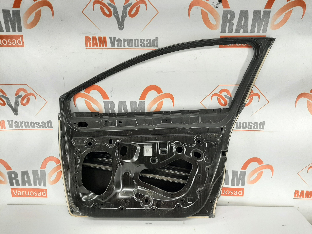 Renault Clio IV esiuks / front doors - pilt 4