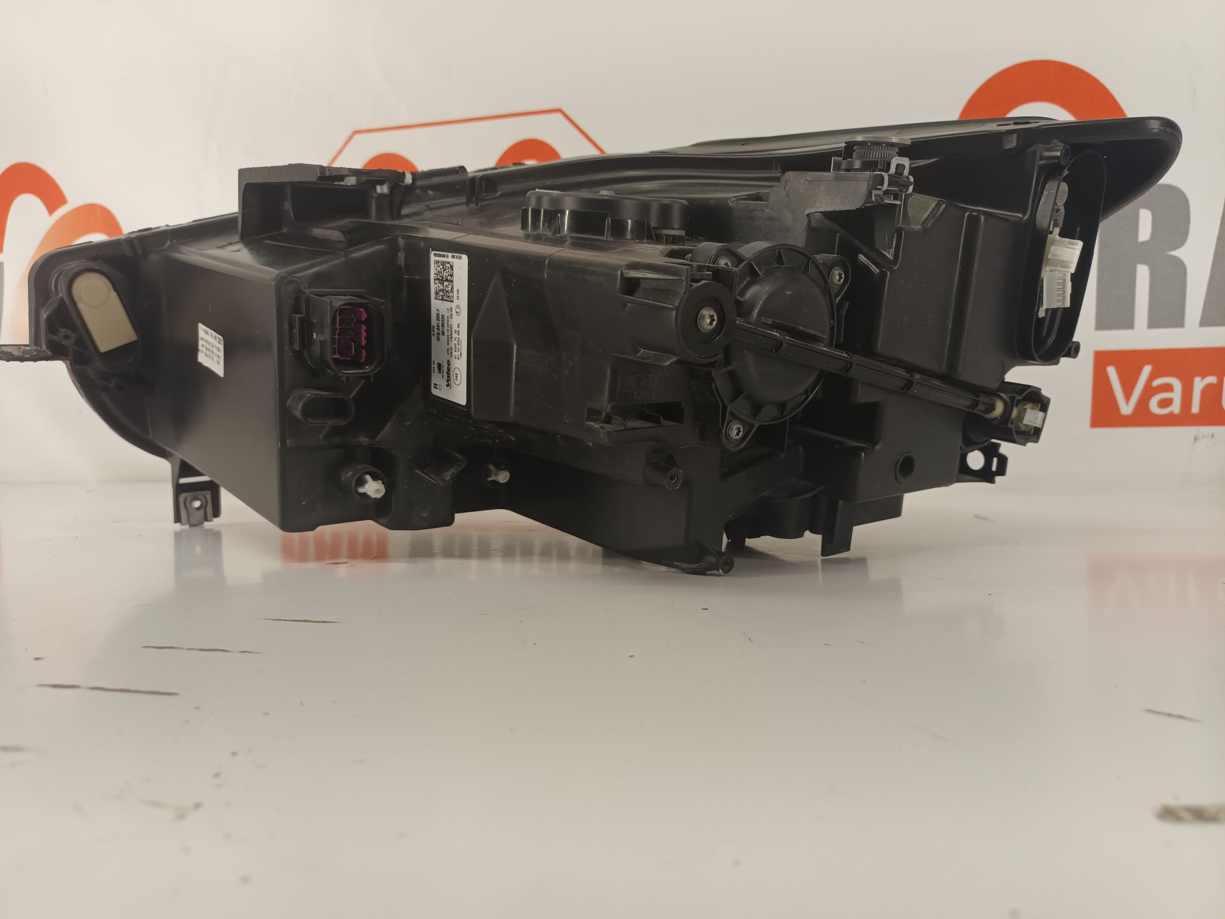 Seat Leon esituli/ headlight - pilt 3