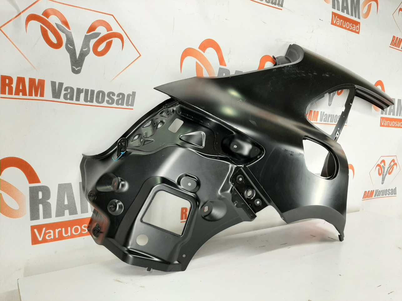 Porsche Macan tagatiib / rear fender - pilt 2