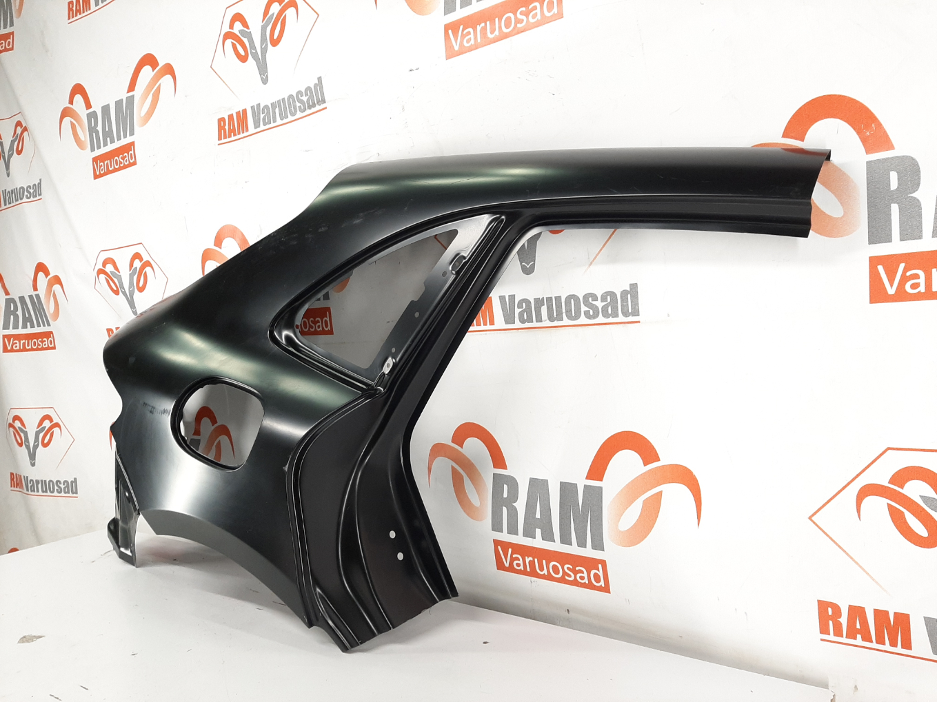Porsche Macan tagatiib / rear fender - pilt 3