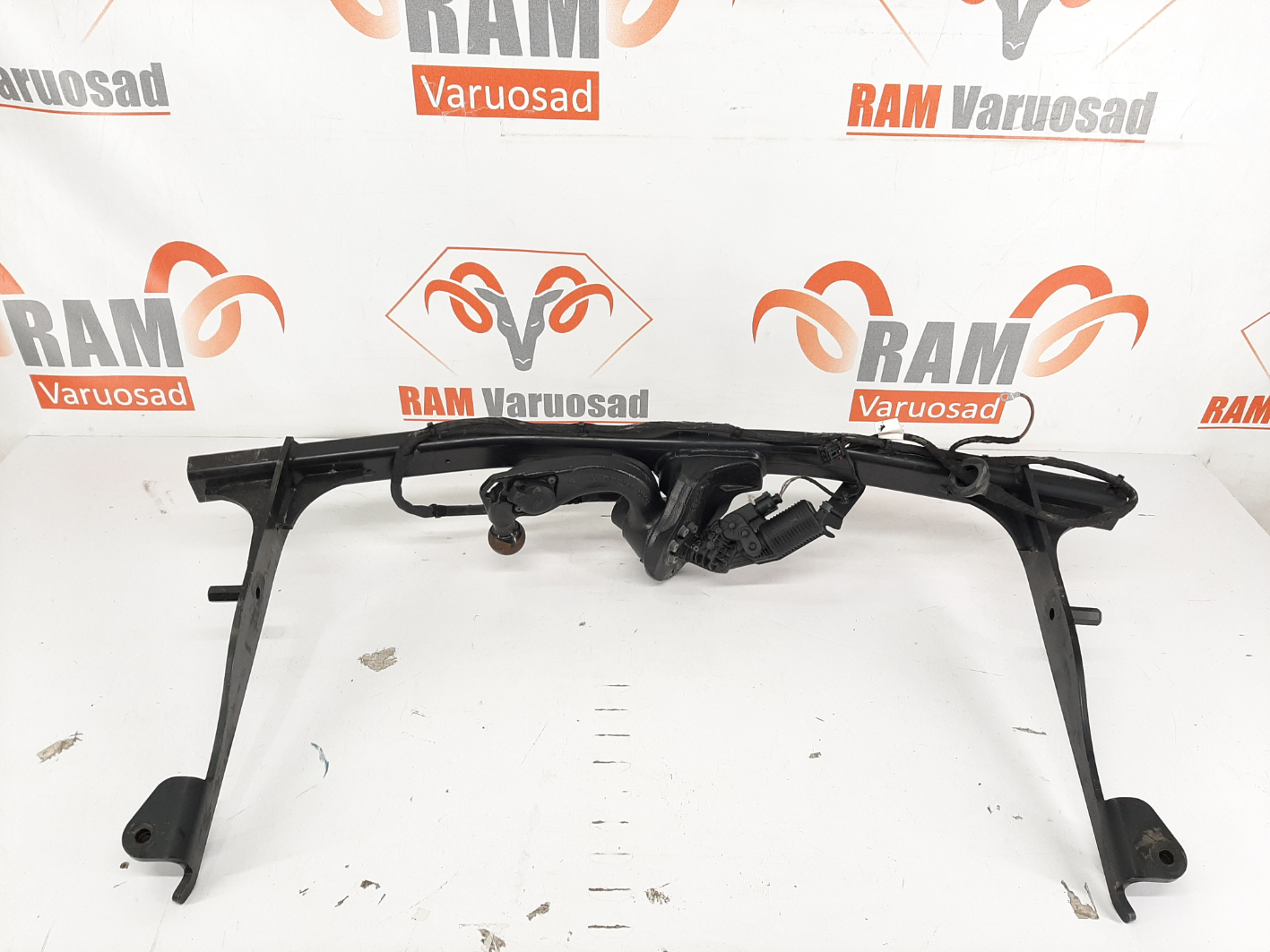 Audi A6 C8 Allroad kärukonks/ tow bar - pilt 2