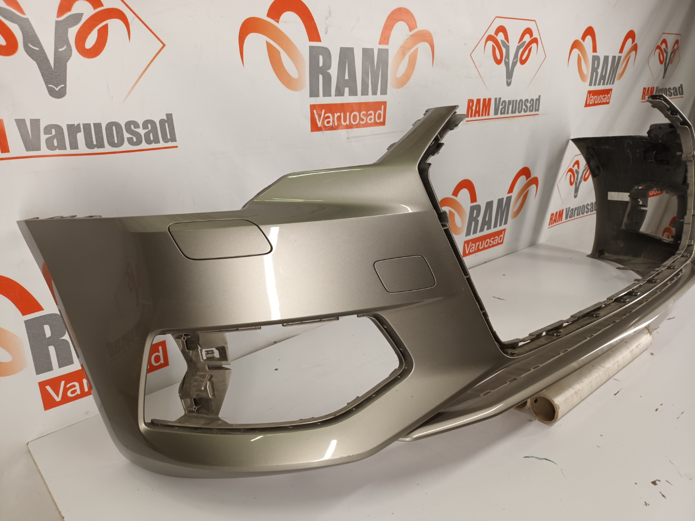 Audi A6 C8 esistange / front bumper - pilt 2