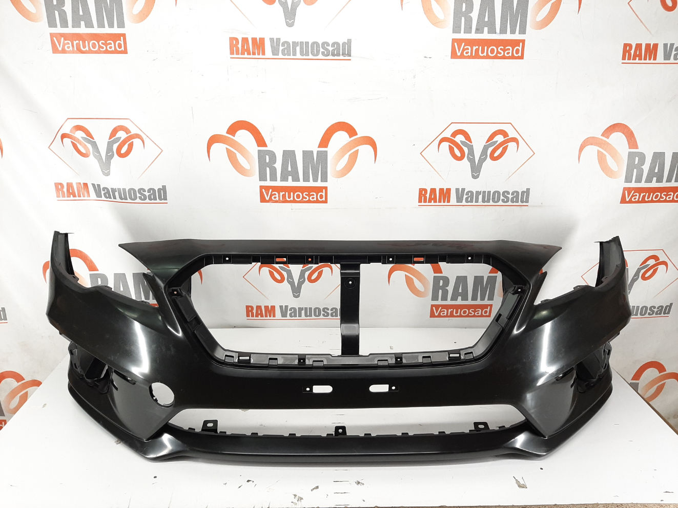 Subaru Legacy esistange / front bumper