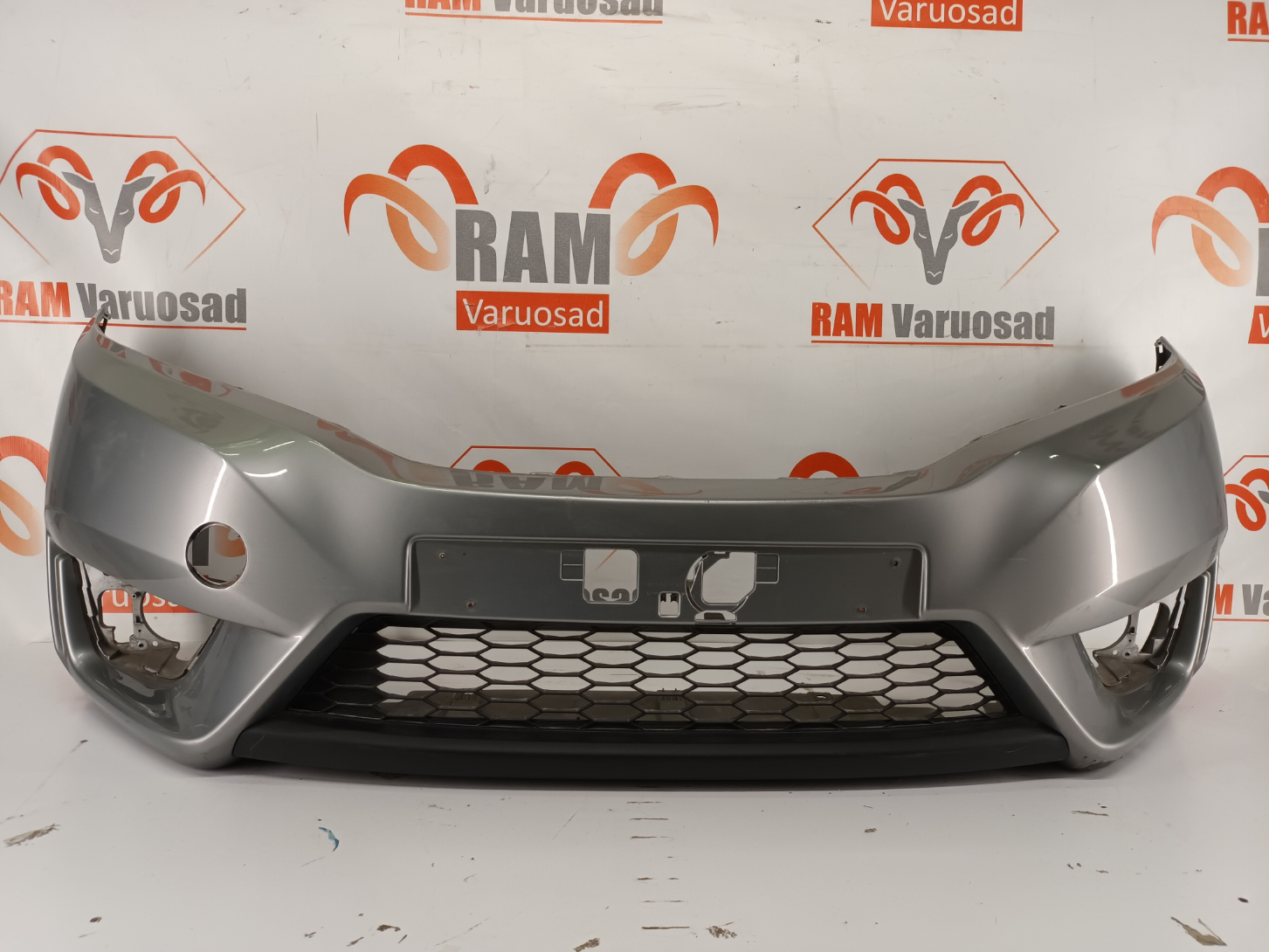 Honda Jazz esistange/ front bumper