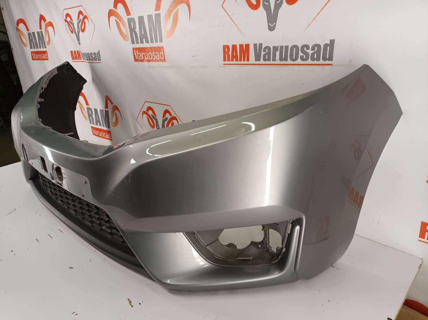 Honda Jazz esistange/ front bumper - pilt 3
