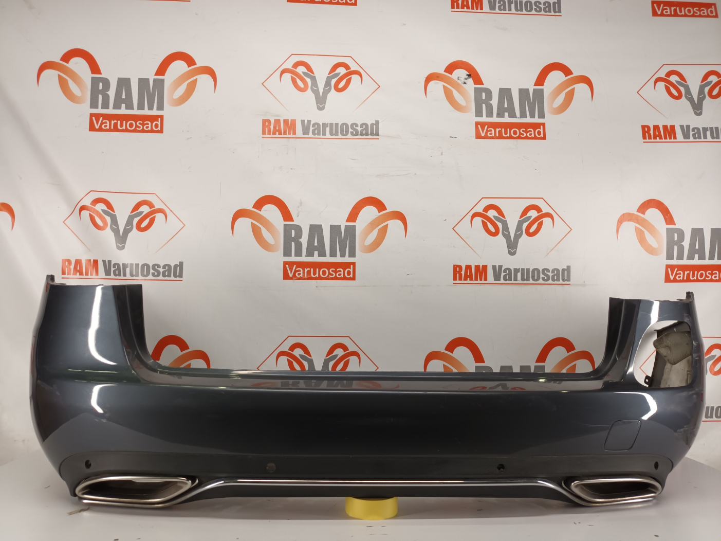 Mercedes C W205 HYBRID tagastange / rear bumper