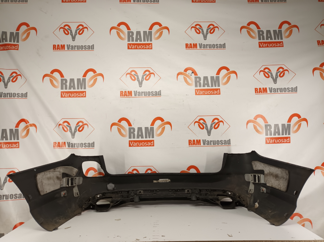 Mercedes C W205 HYBRID tagastange / rear bumper - pilt 4
