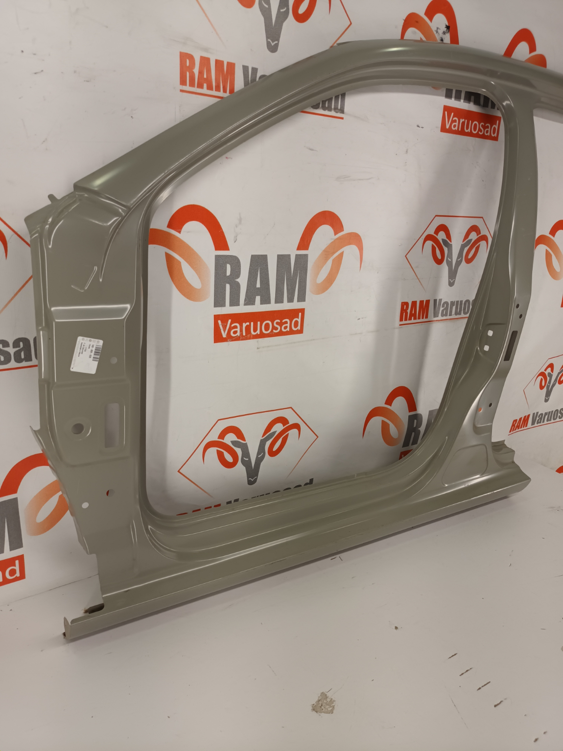 VW Golf V ukseauk /door frame  - pilt 3
