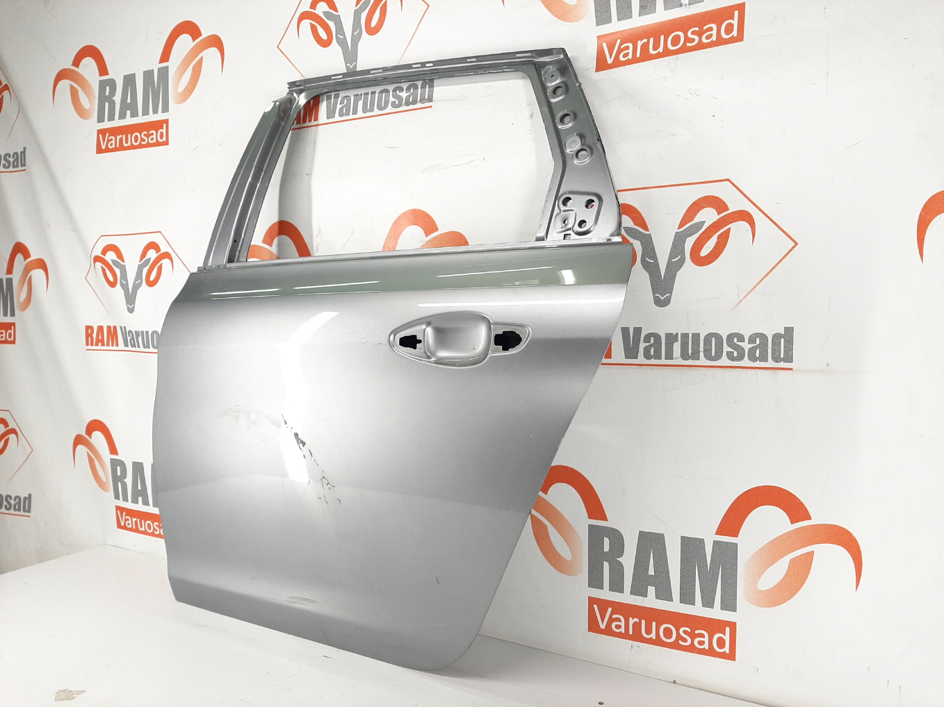 Peugeot 308 II SW tagauks / rear doors - pilt 2