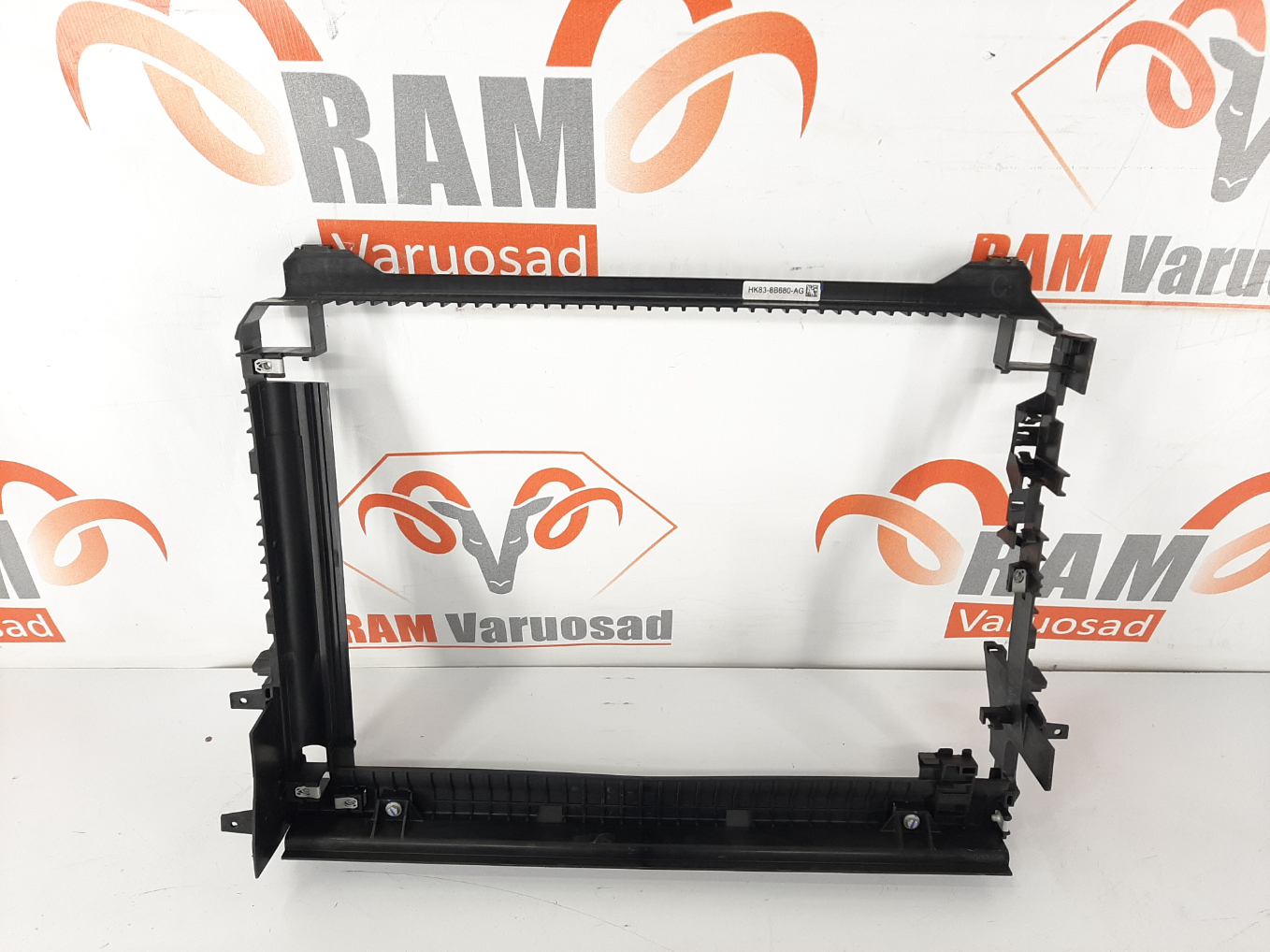 Jaguar F-Pace radiaatori raam / radiator frame