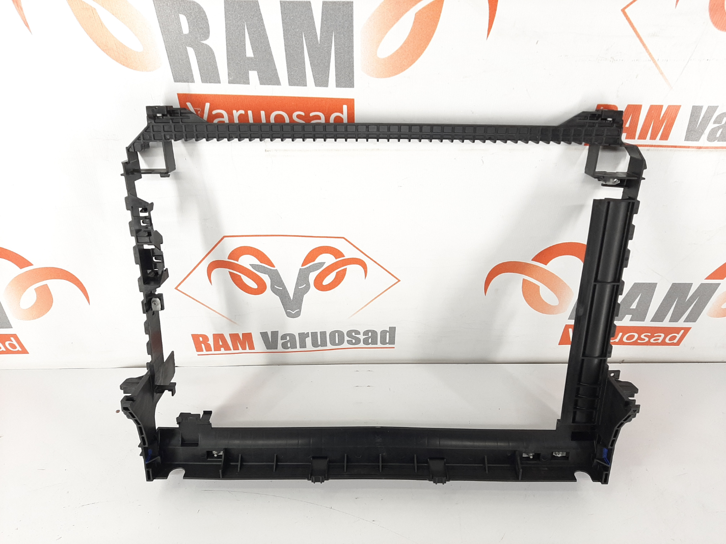 Jaguar F-Pace radiaatori raam / radiator frame - pilt 2