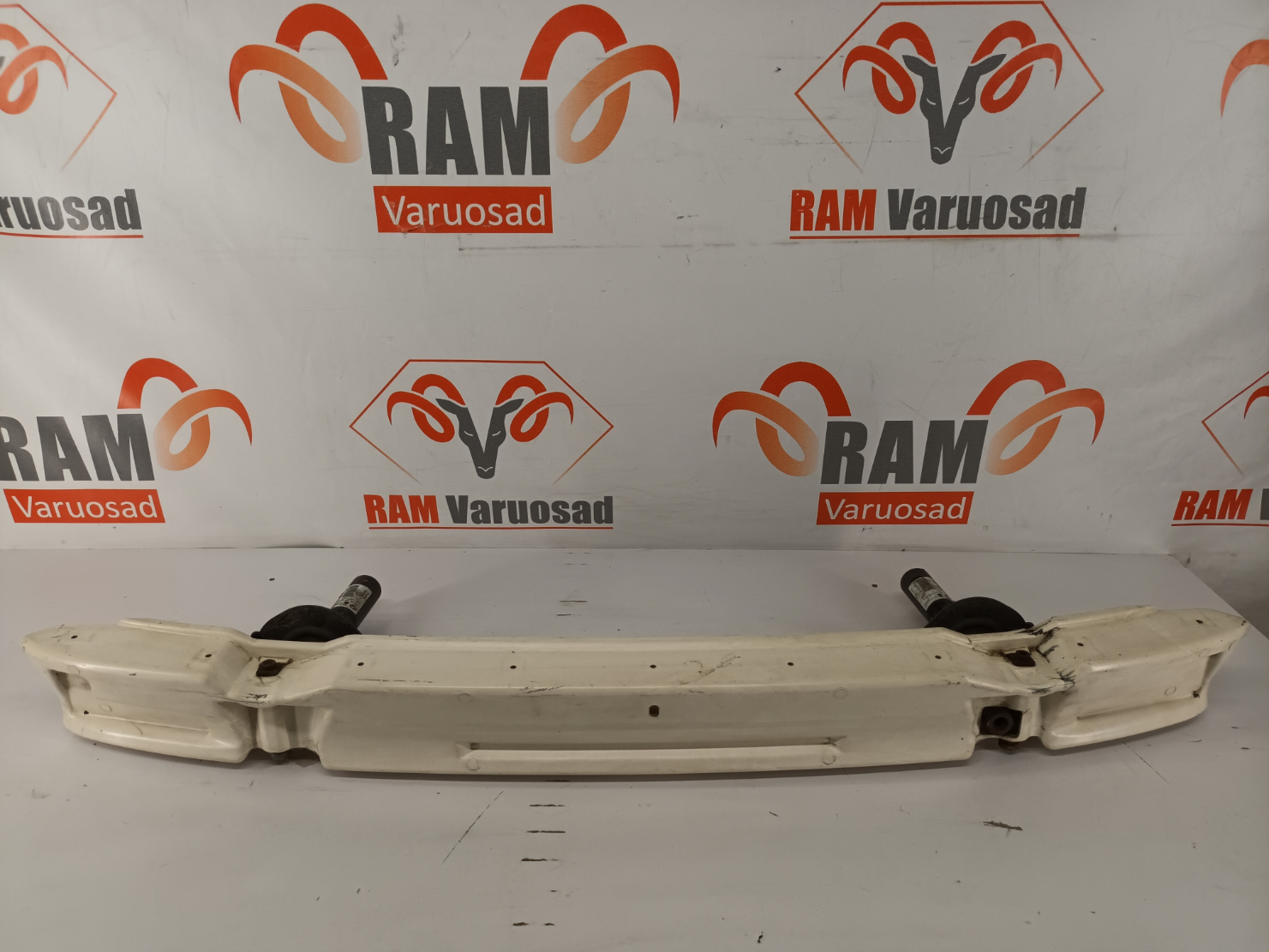 BMW 3 E46 tagastange tala / rear support - pilt 2