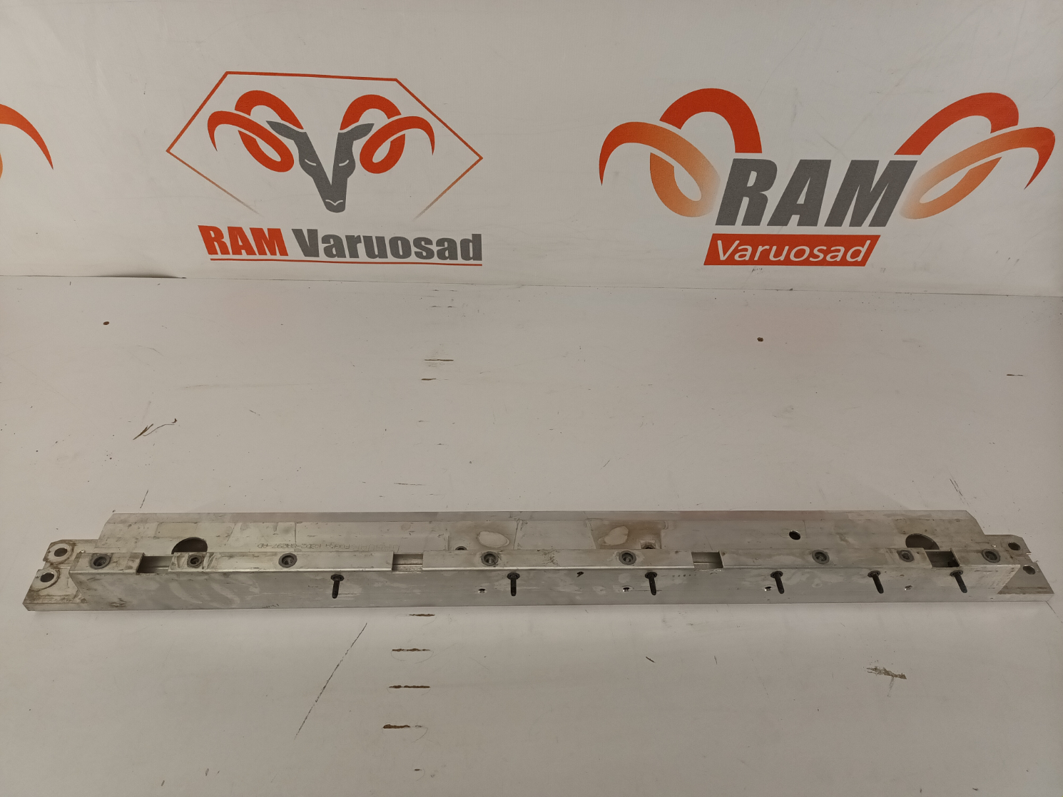 Land Rover Evoque 2 L551 radiaatori tala / radiator support - pilt 2