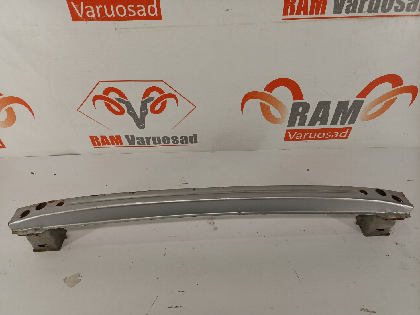 Skoda Octavia II taga tala/ rear crash bar	 - pilt 2