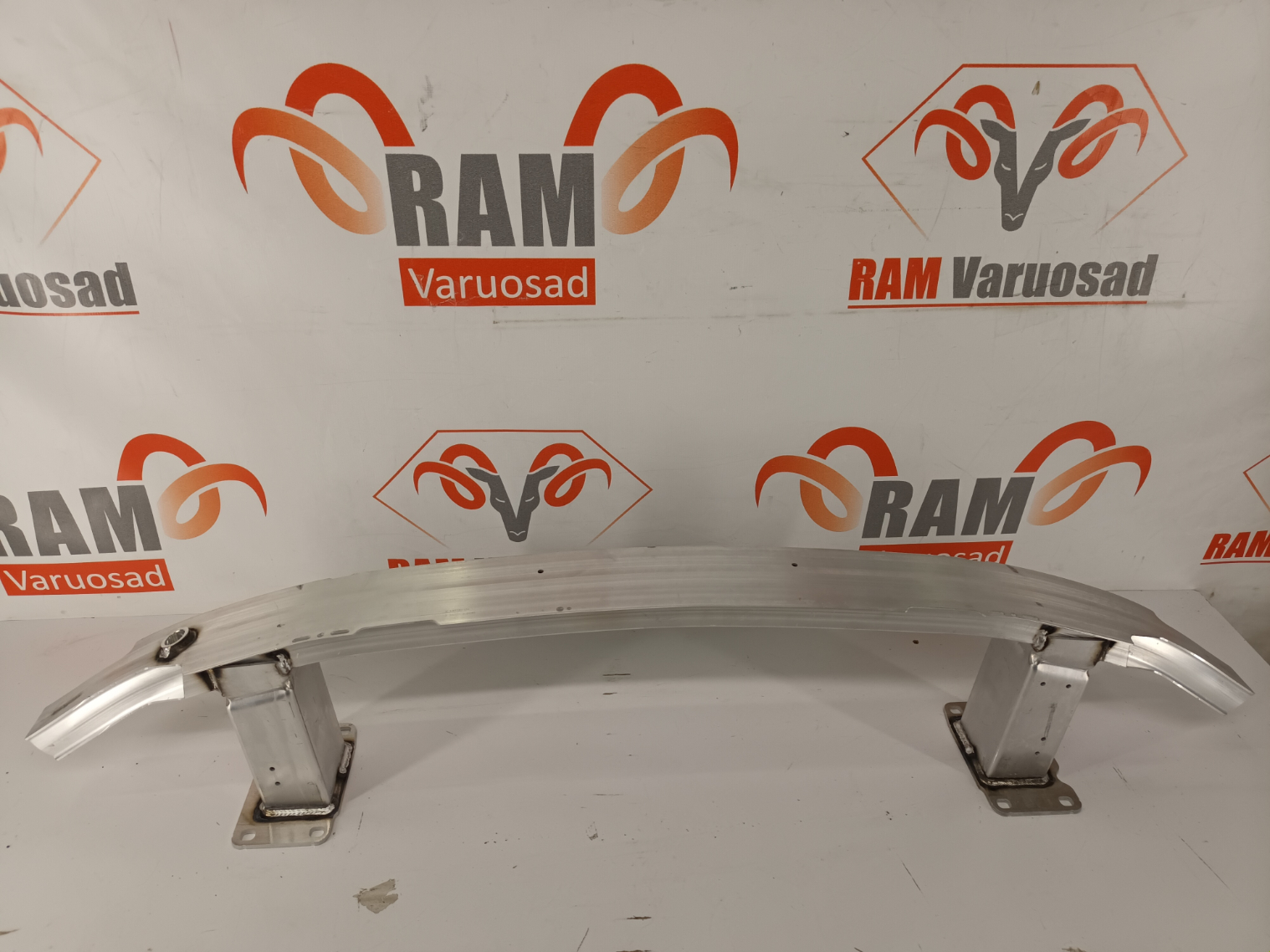 Audi A6 C8 esi tala/ front crash bar
