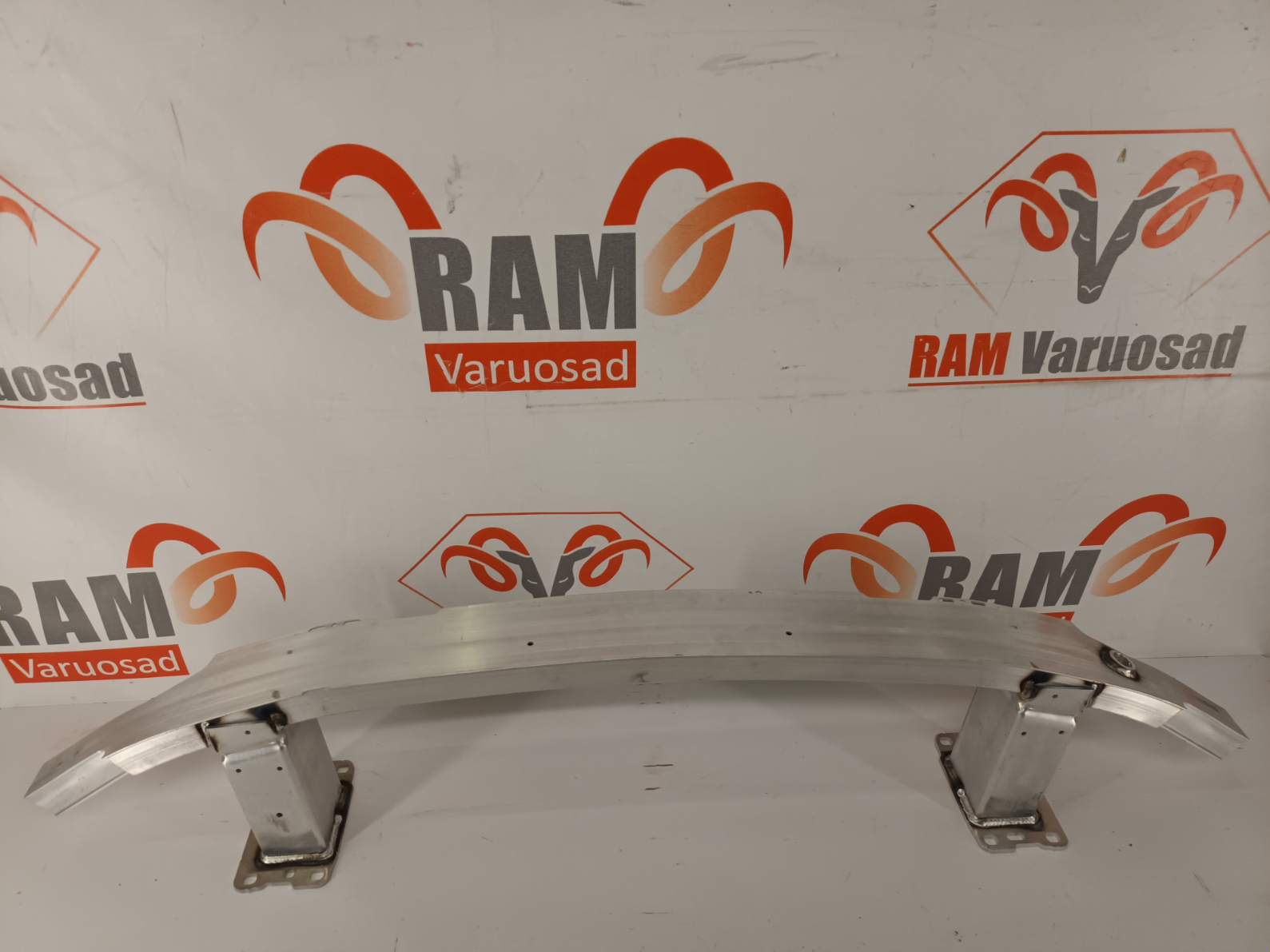 Audi A6 C8 esi tala/ front crash bar - pilt 2