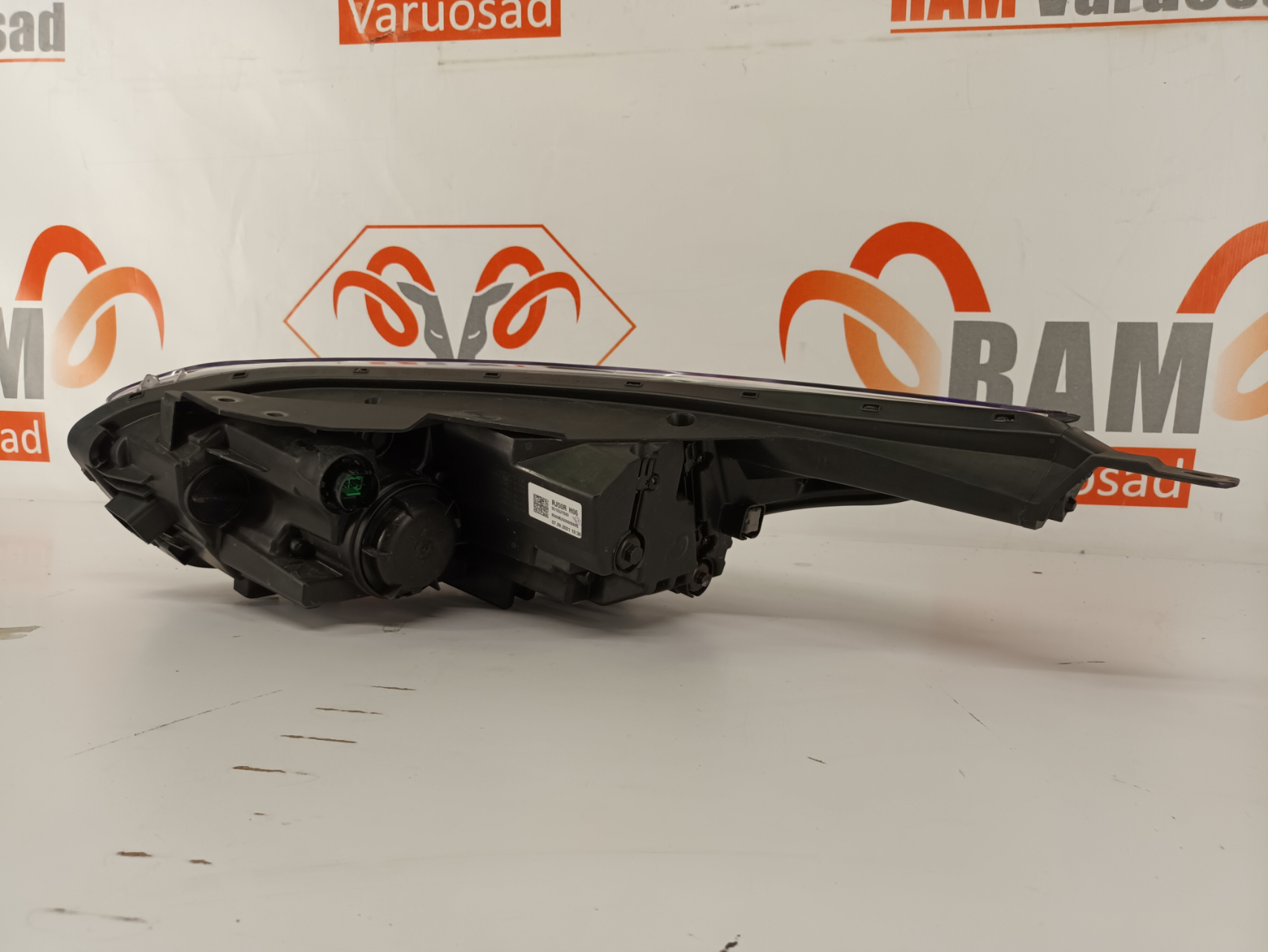 Kia Proceed esituli / headlight  - pilt 2