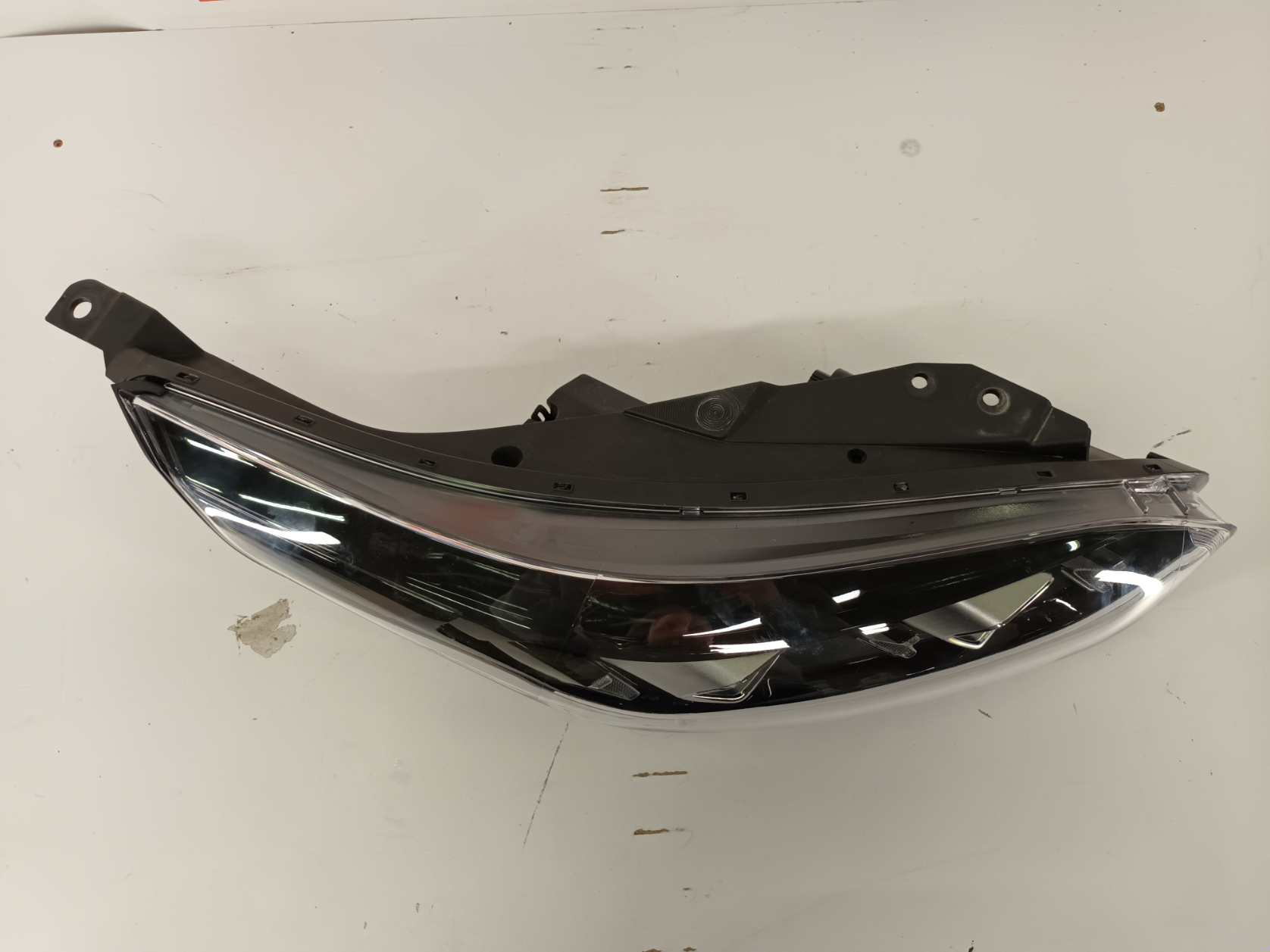 Kia Proceed esituli / headlight  - pilt 3