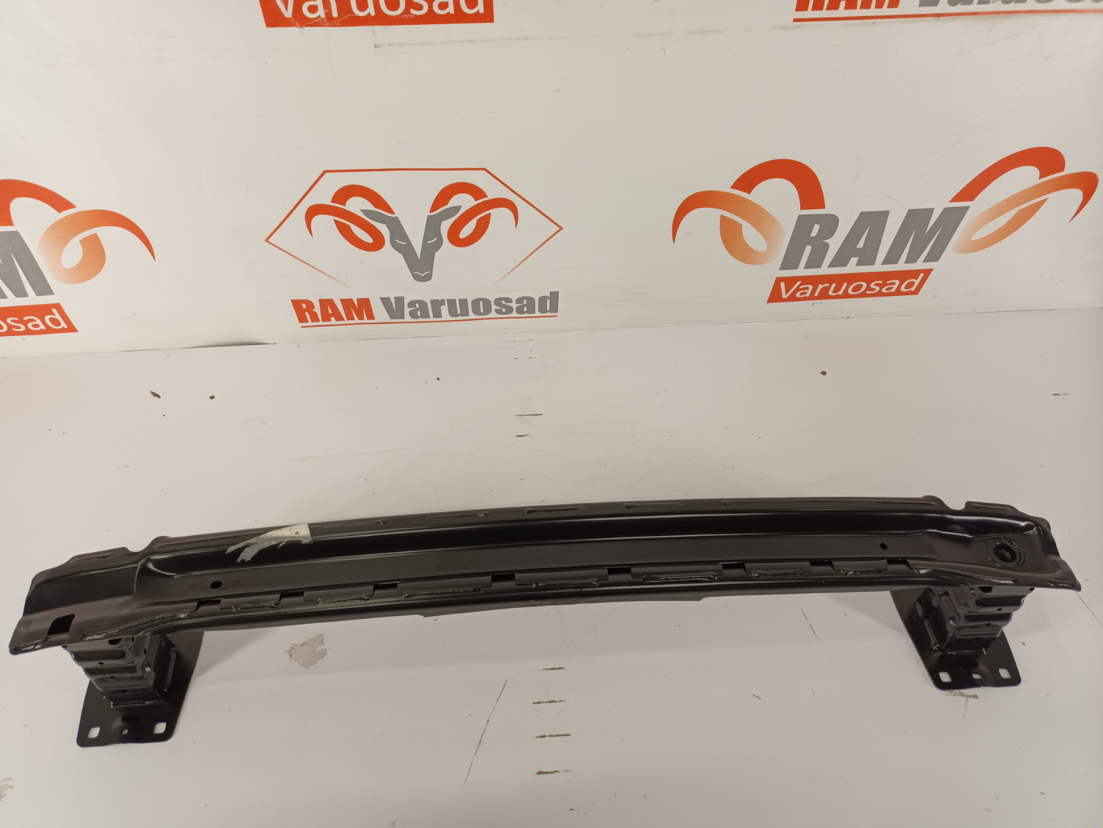Audi A3 8Y esistange tala / front support